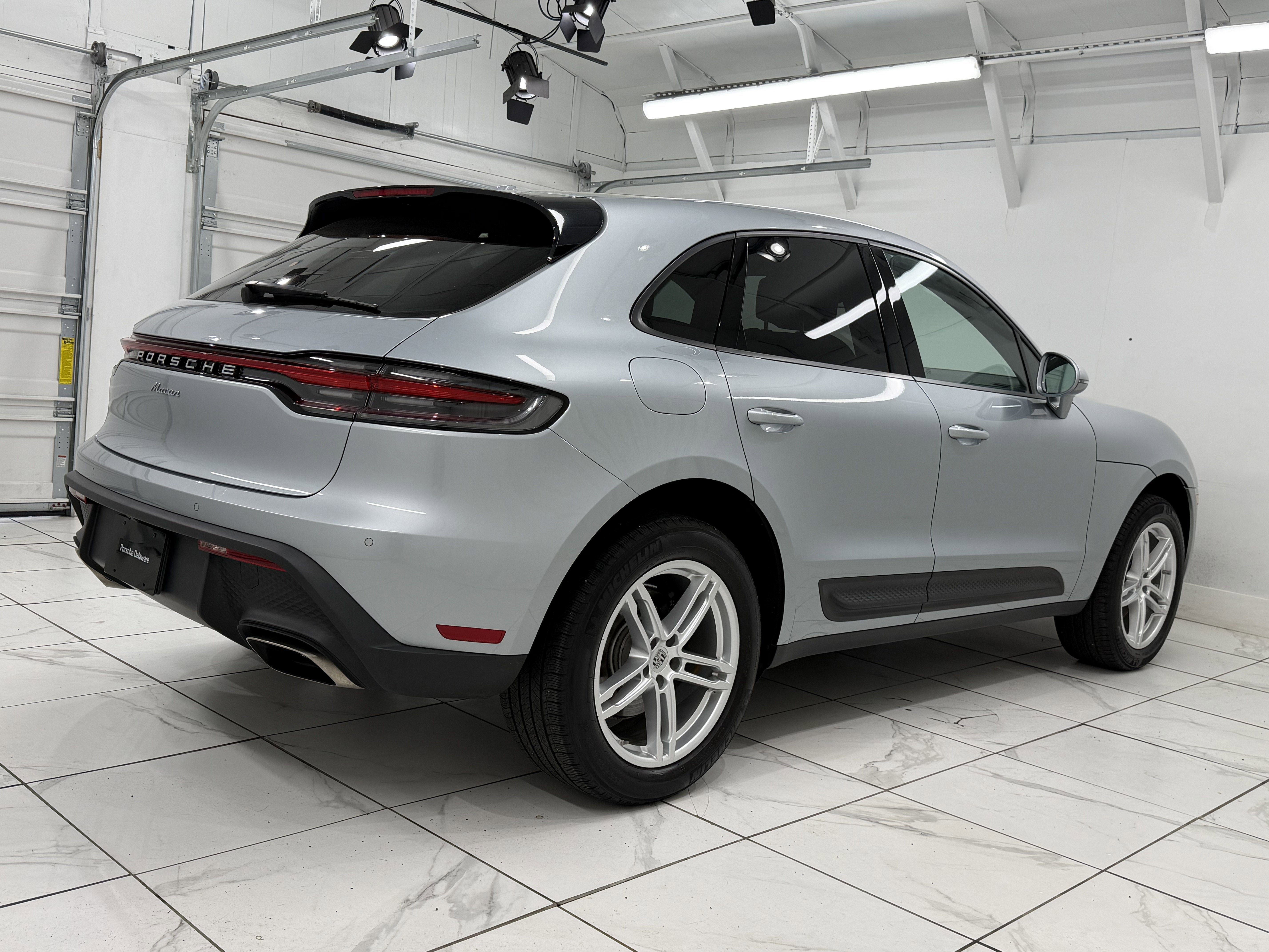 2022 Porsche Macan AWD