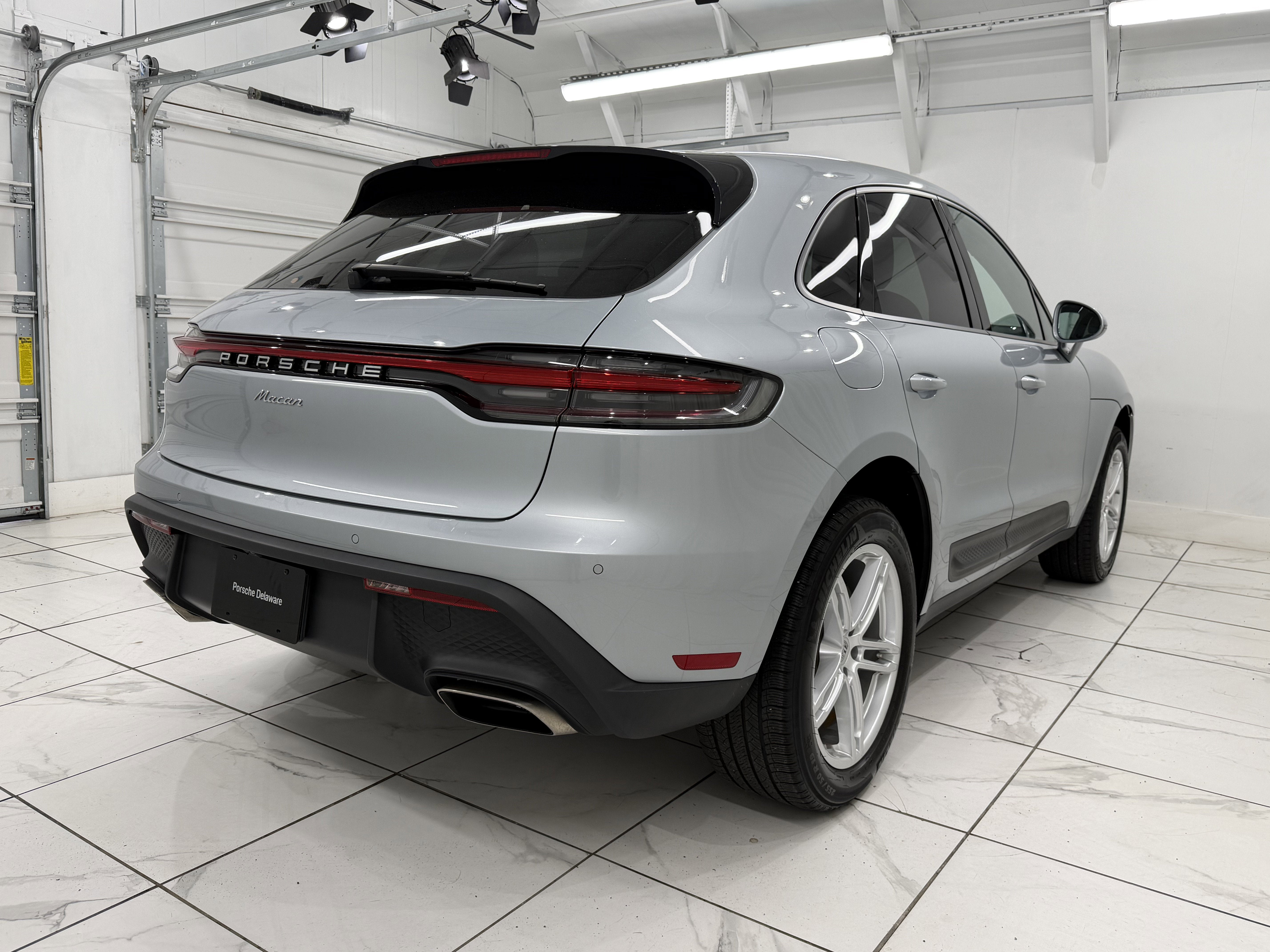 2022 Porsche Macan AWD