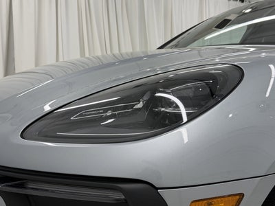 2022 Porsche Macan AWD