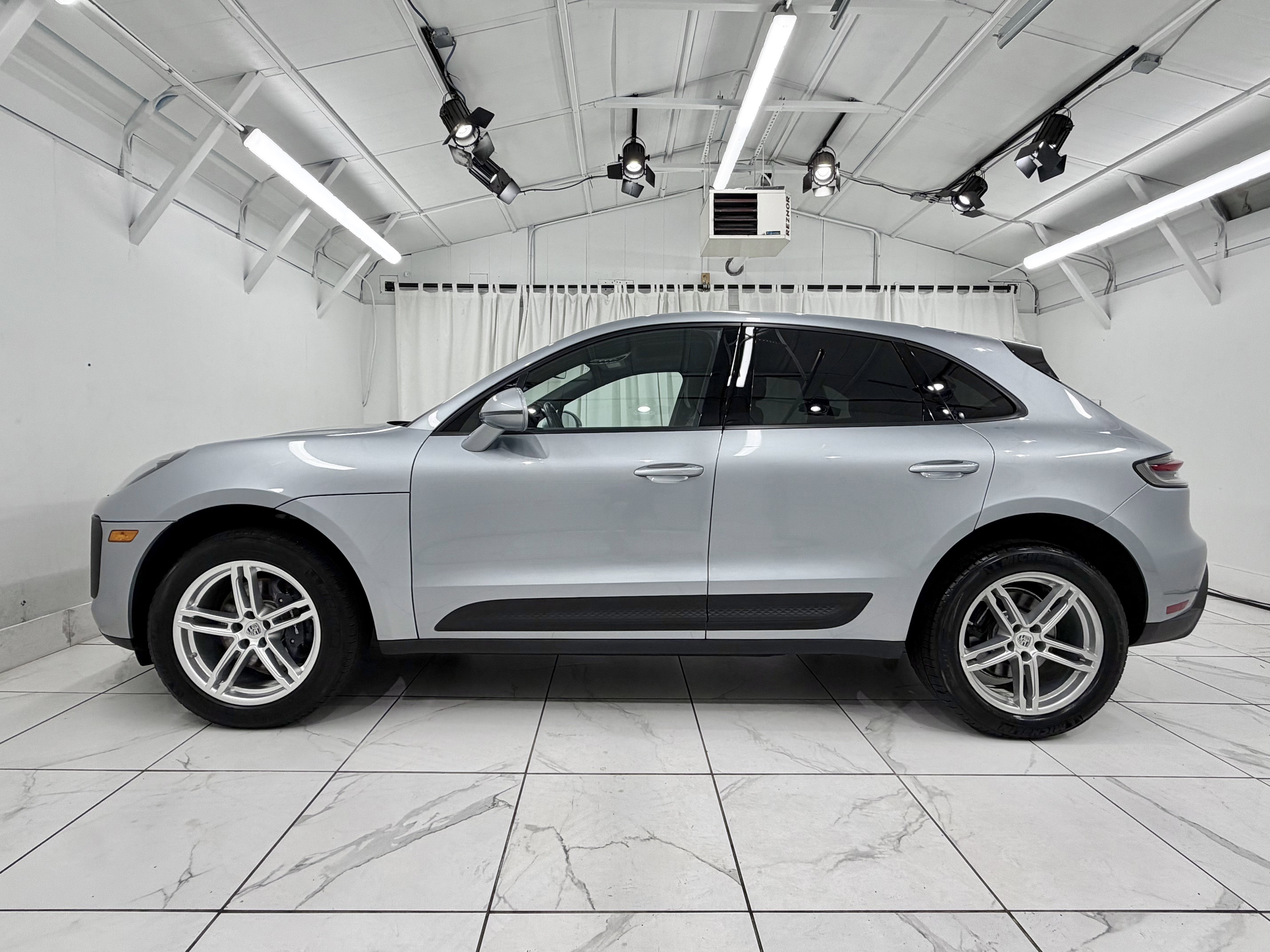 2022 Porsche Macan AWD