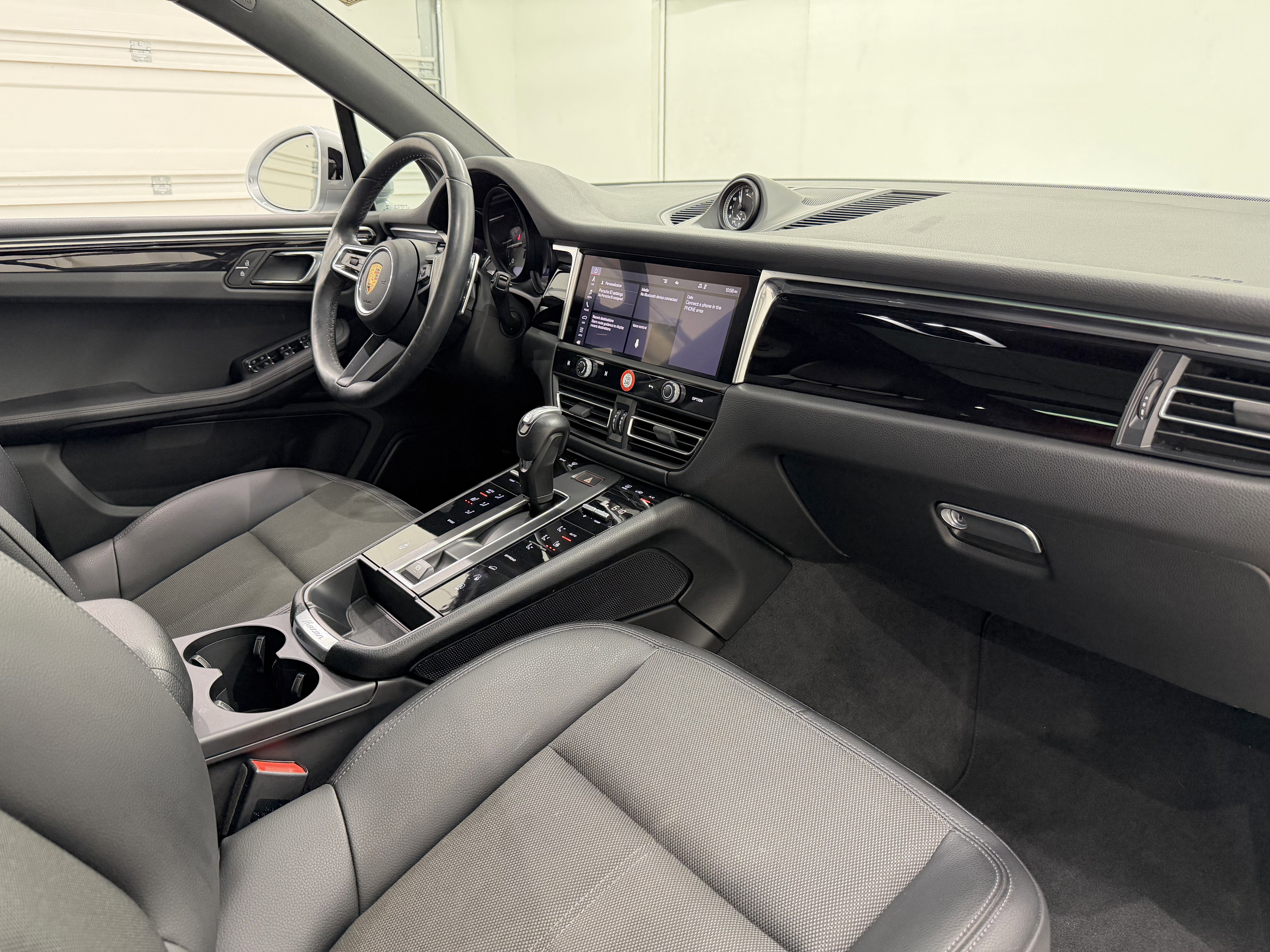 2022 Porsche Macan AWD