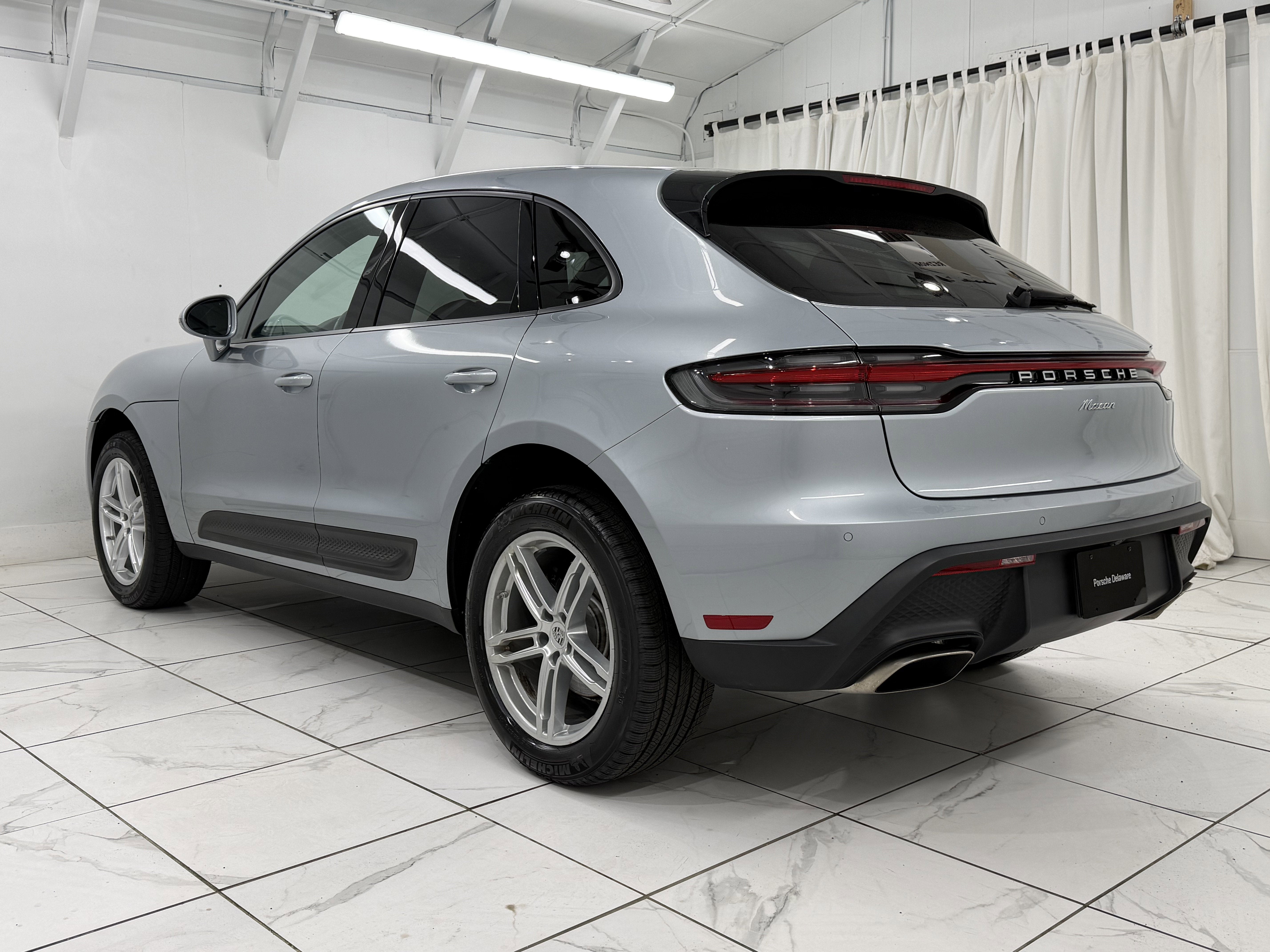 2022 Porsche Macan AWD