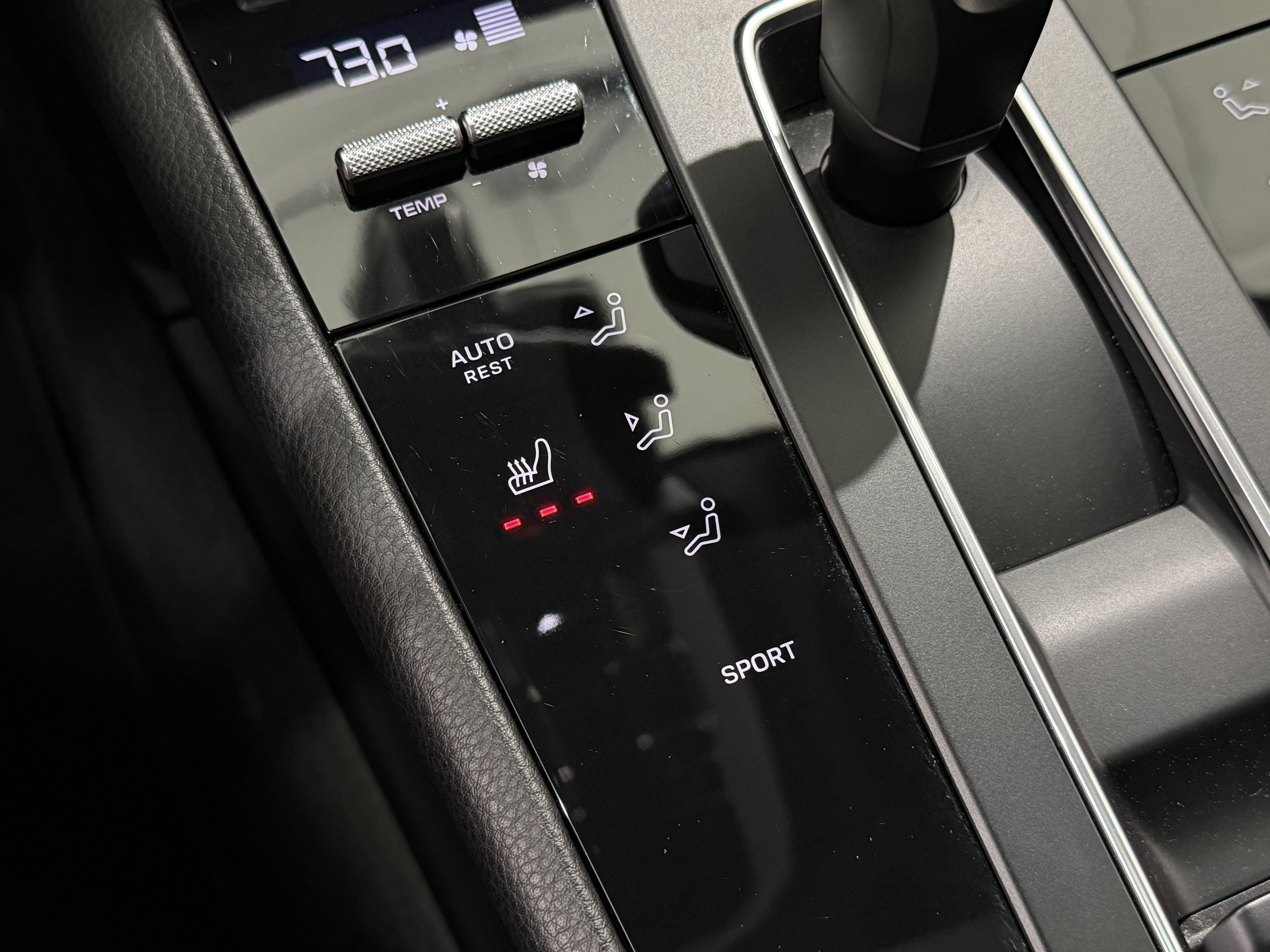 2022 Porsche Macan AWD