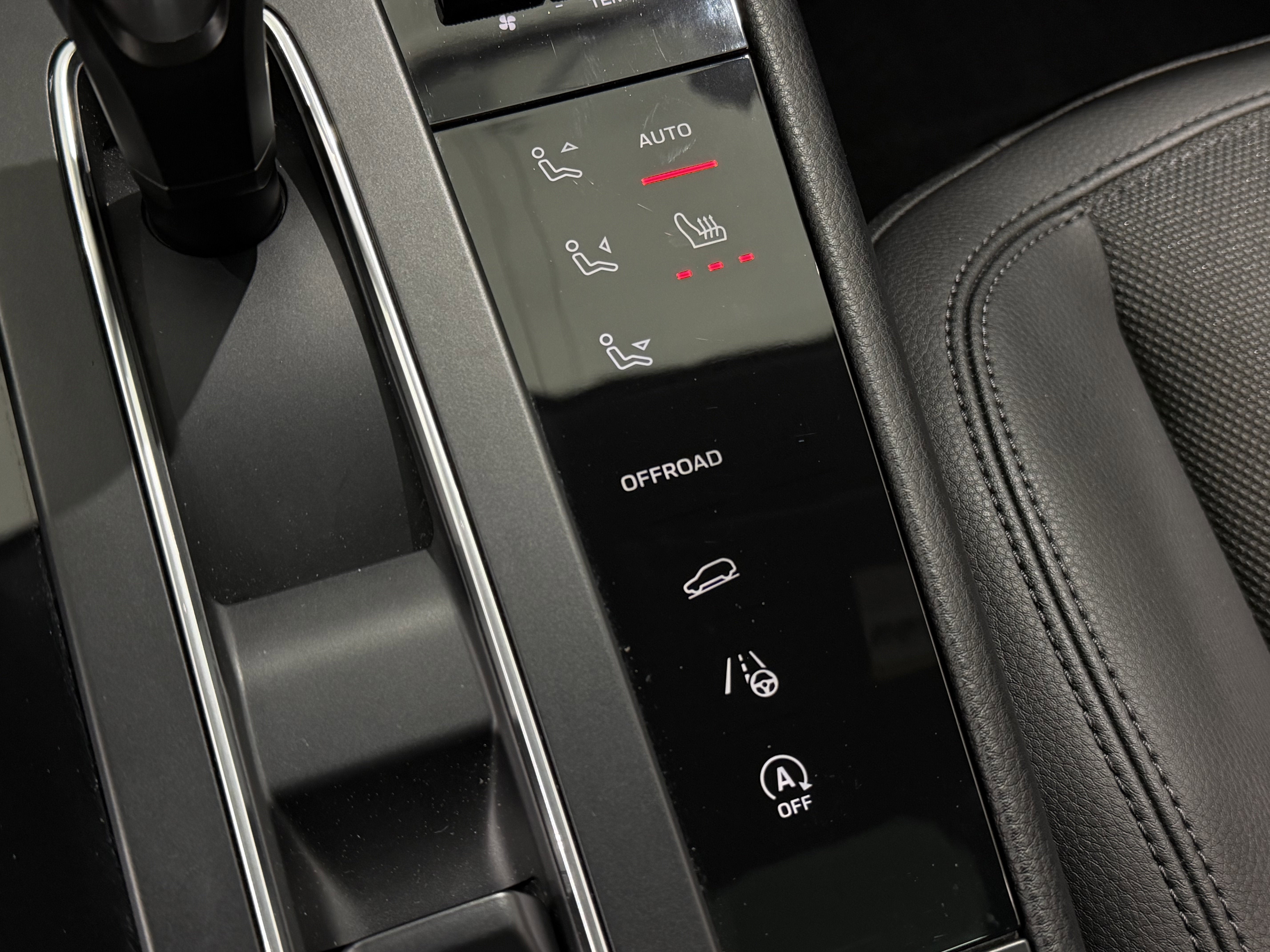 2022 Porsche Macan AWD