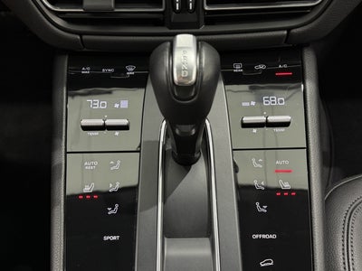 2022 Porsche Macan AWD