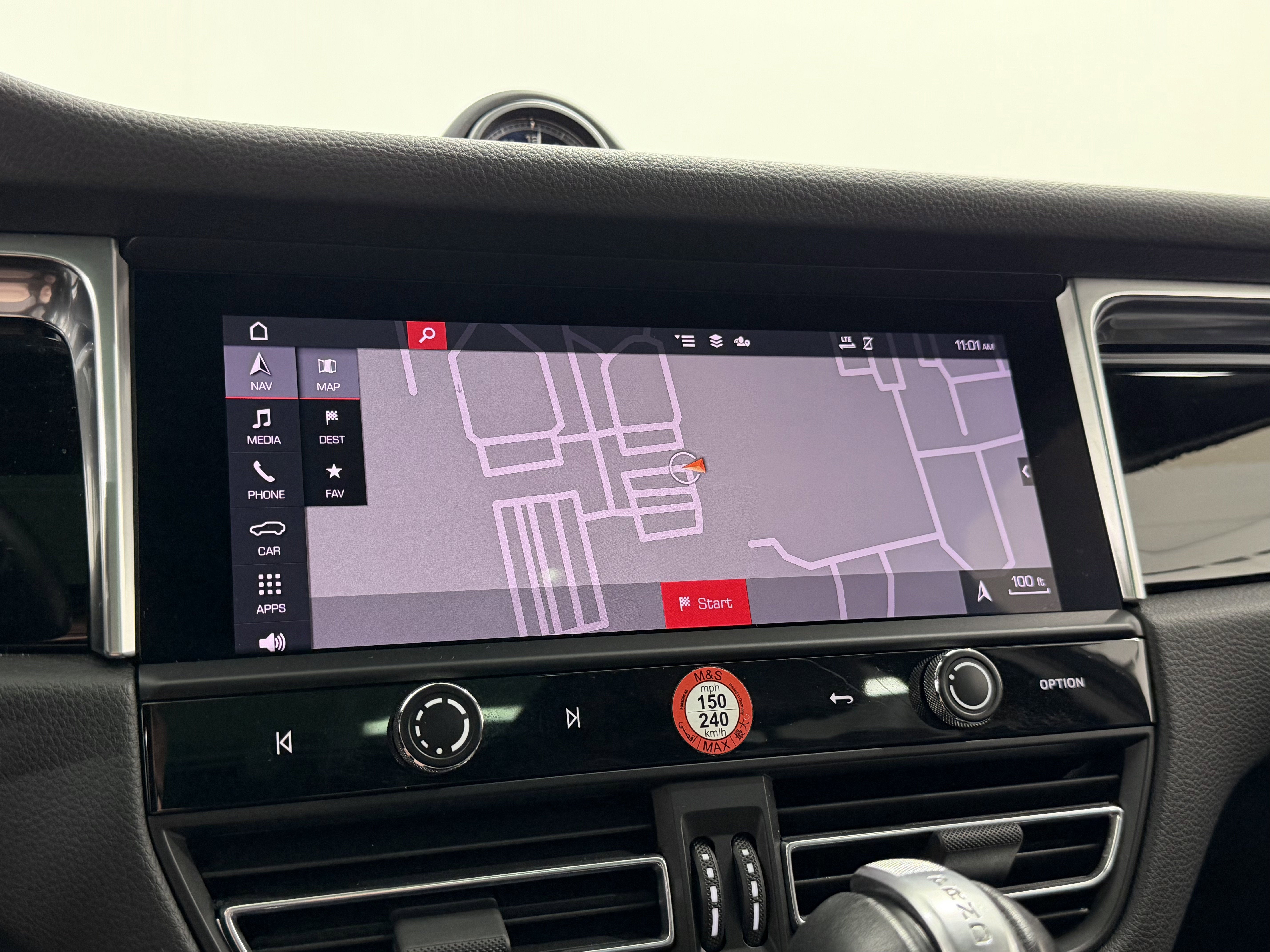 2022 Porsche Macan AWD