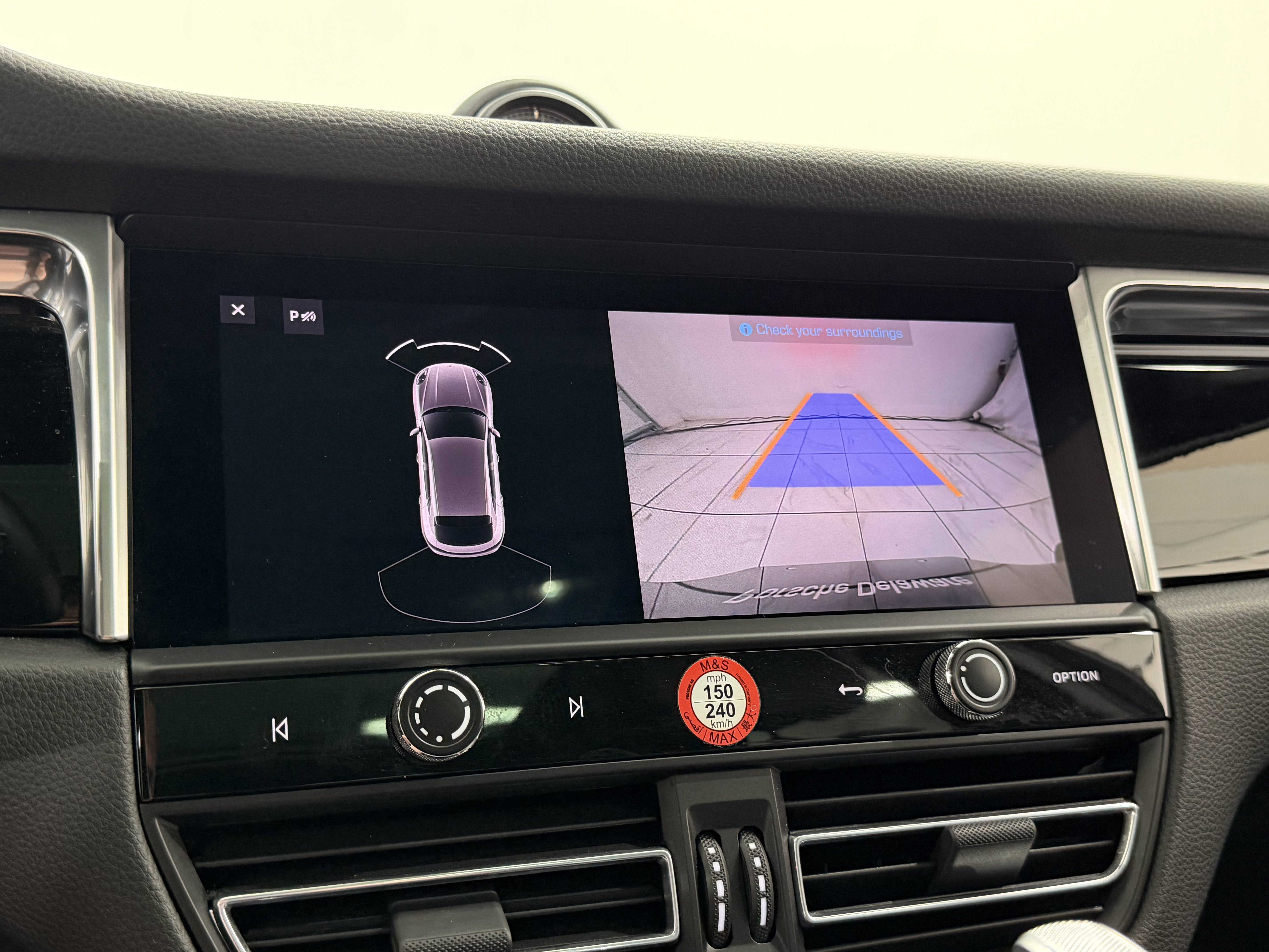 2022 Porsche Macan AWD