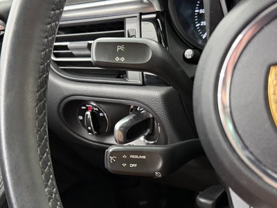 2022 Porsche Macan AWD