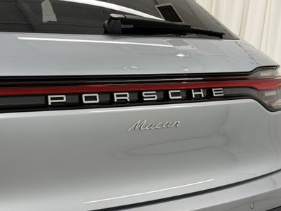 2022 Porsche Macan AWD