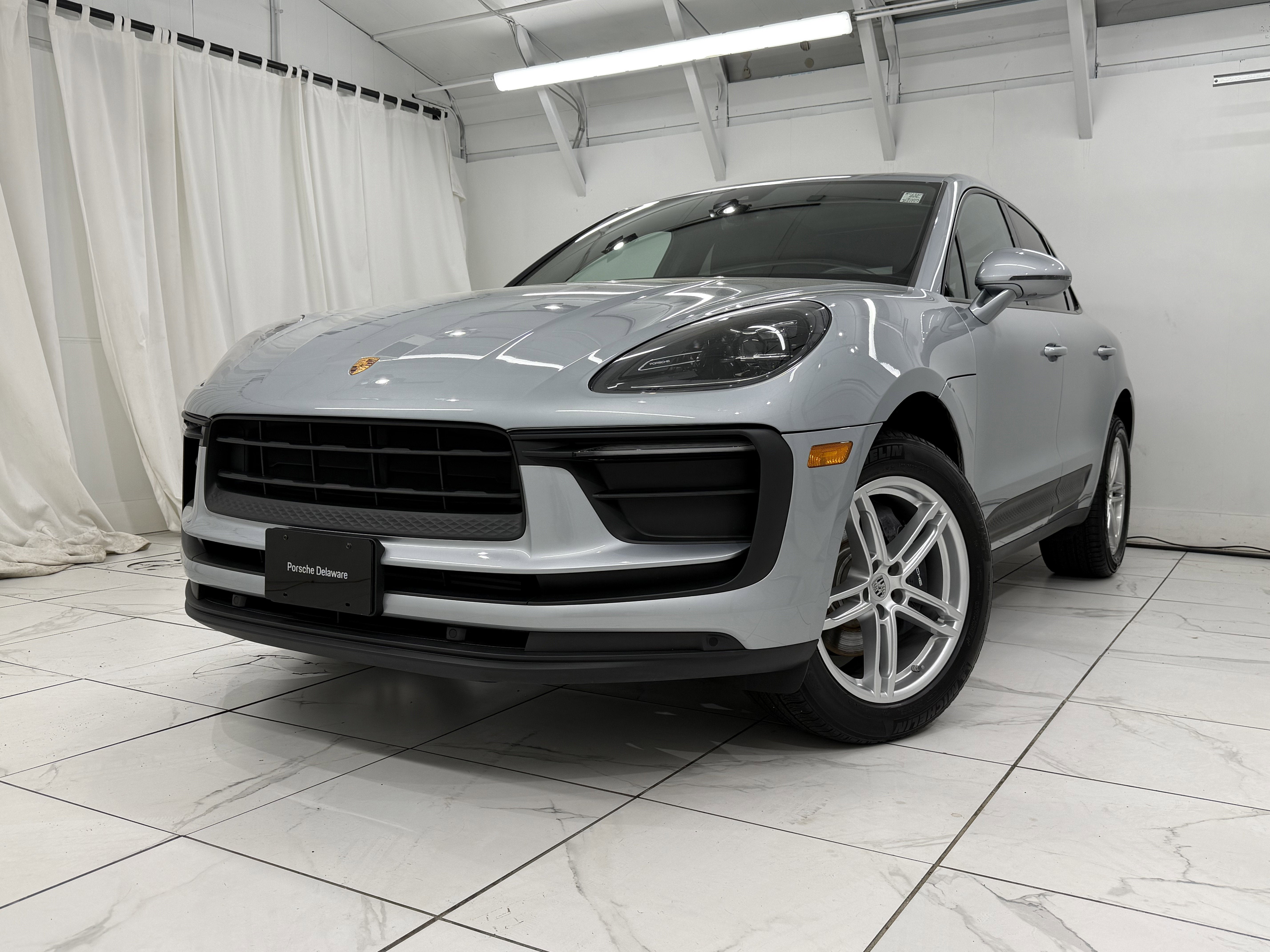 2022 Porsche Macan AWD