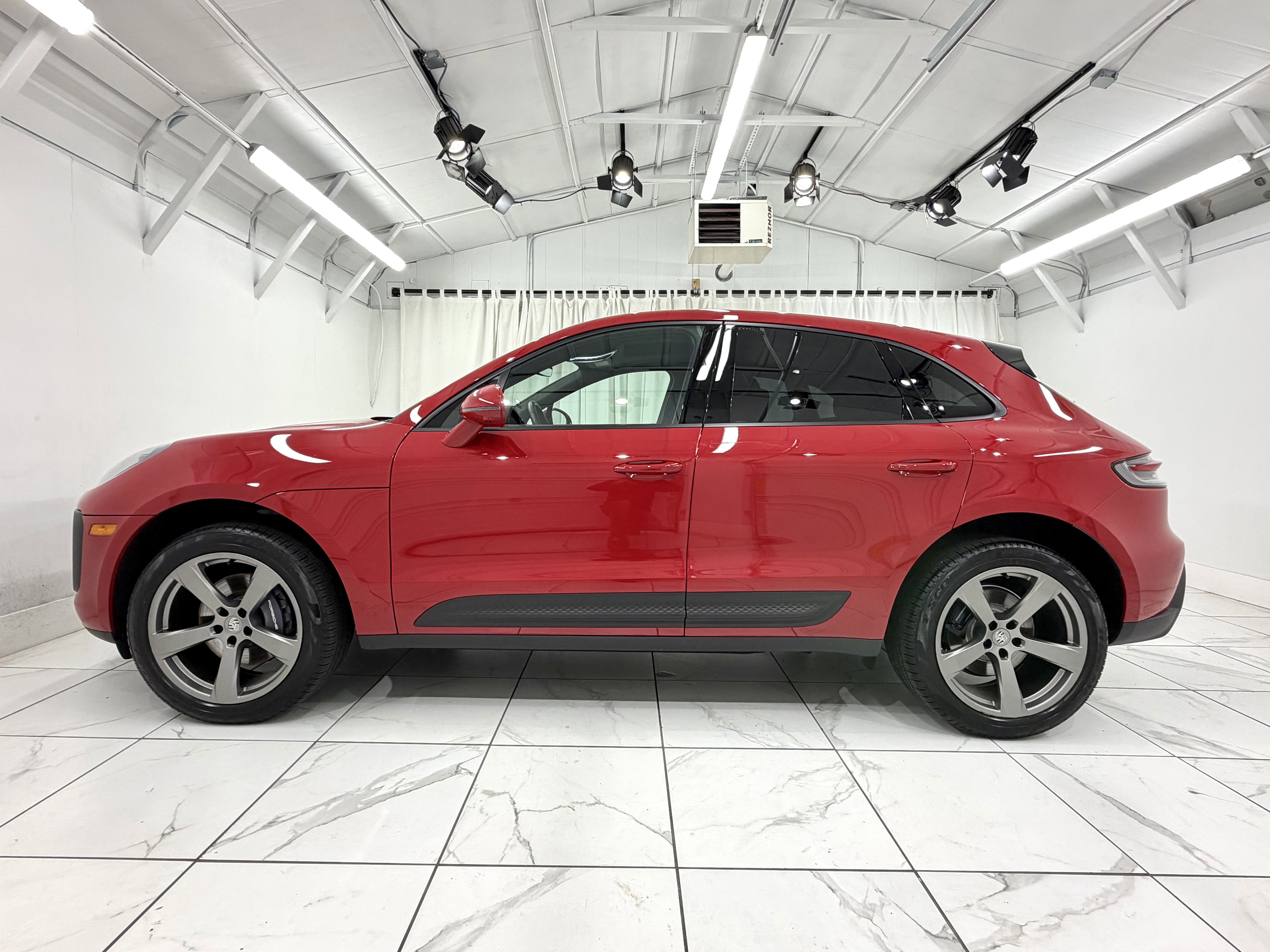 2024 Porsche Macan Base