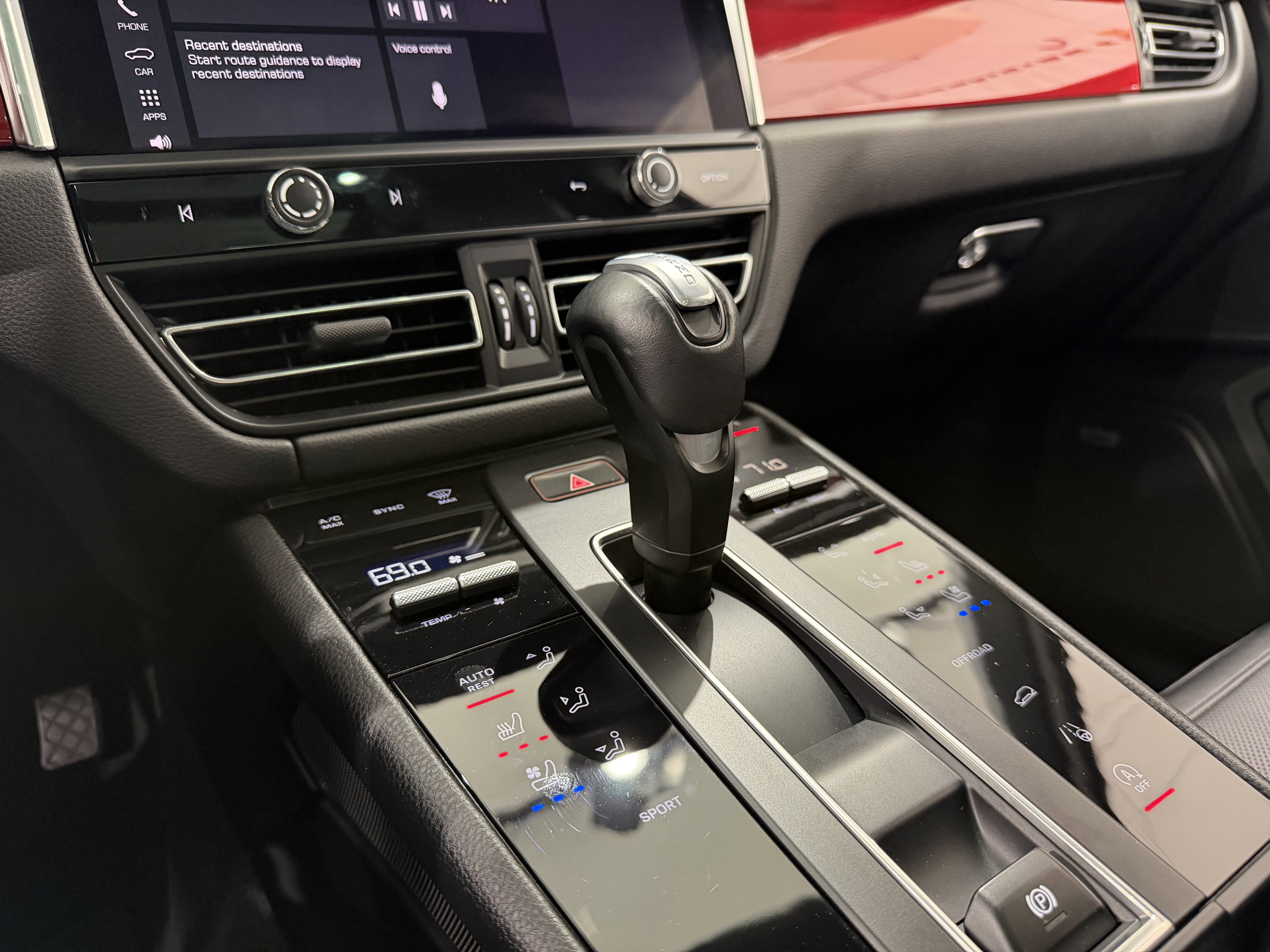 2024 Porsche Macan Base