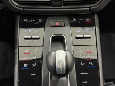 2024 Porsche Macan Base