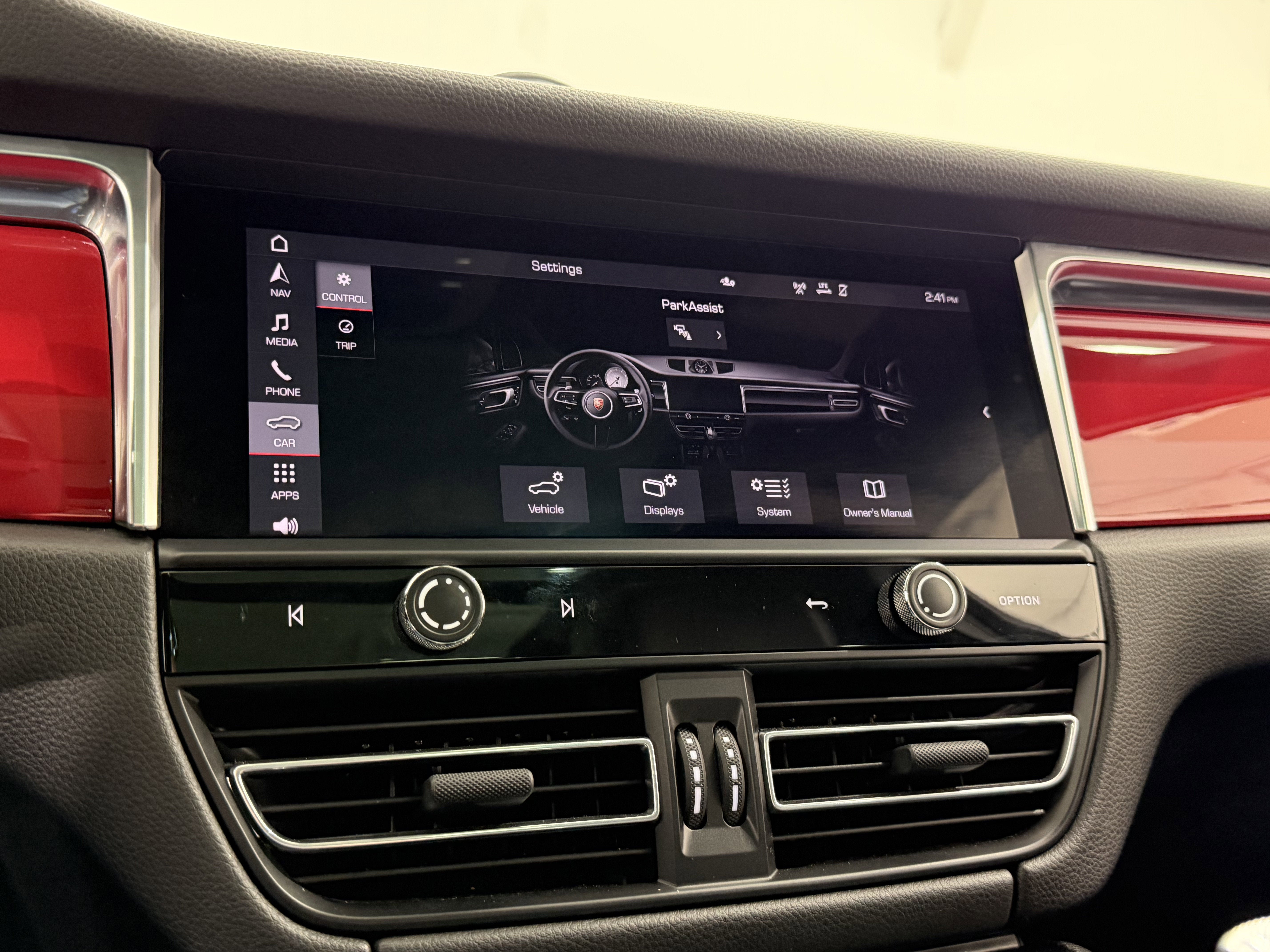 2024 Porsche Macan Base