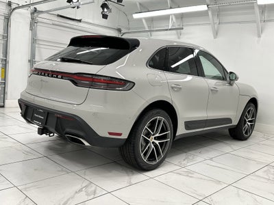 2025 Porsche Macan Base