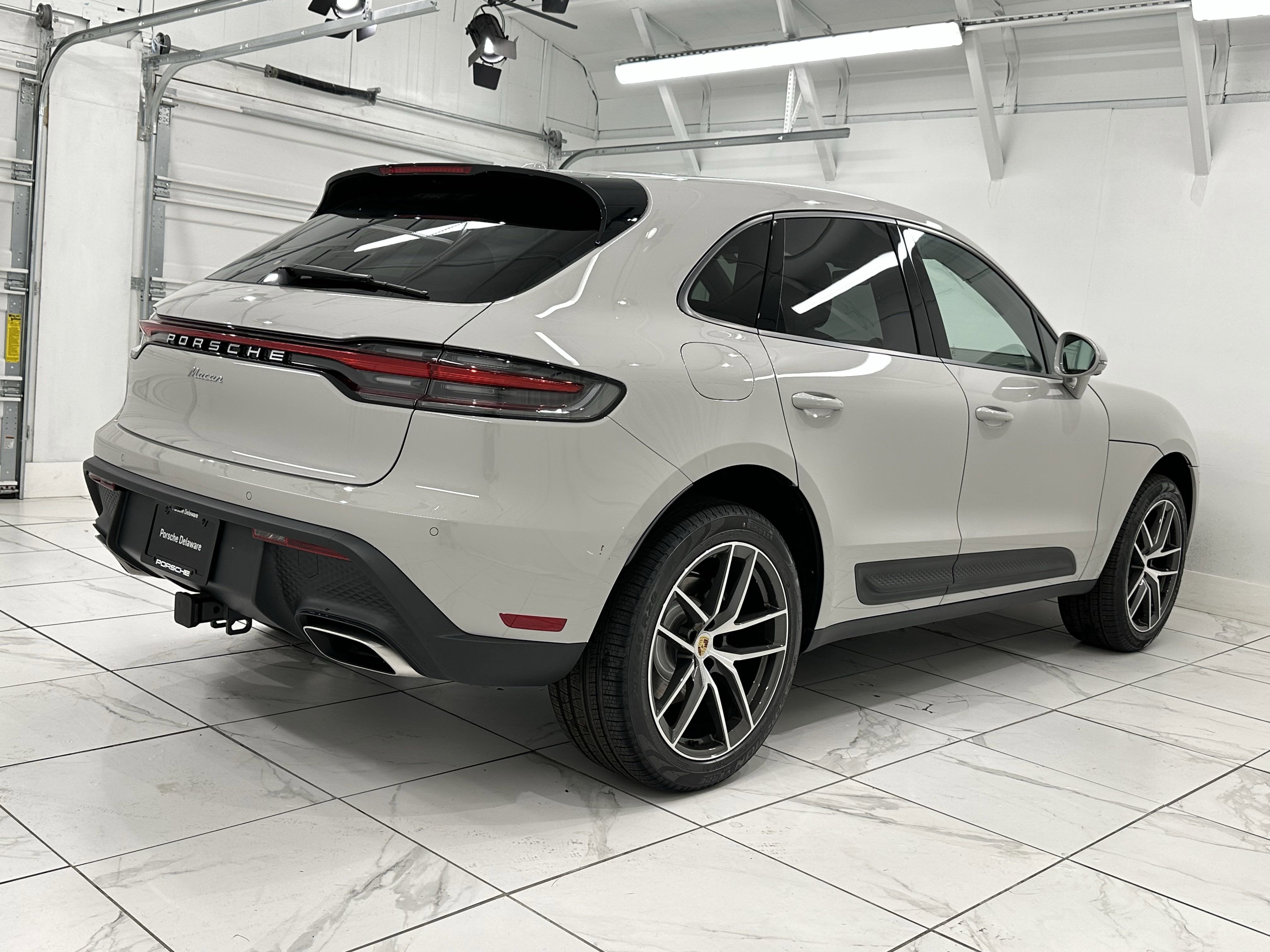 2025 Porsche Macan Base