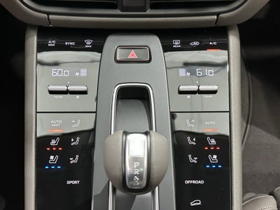 2025 Porsche Macan Base