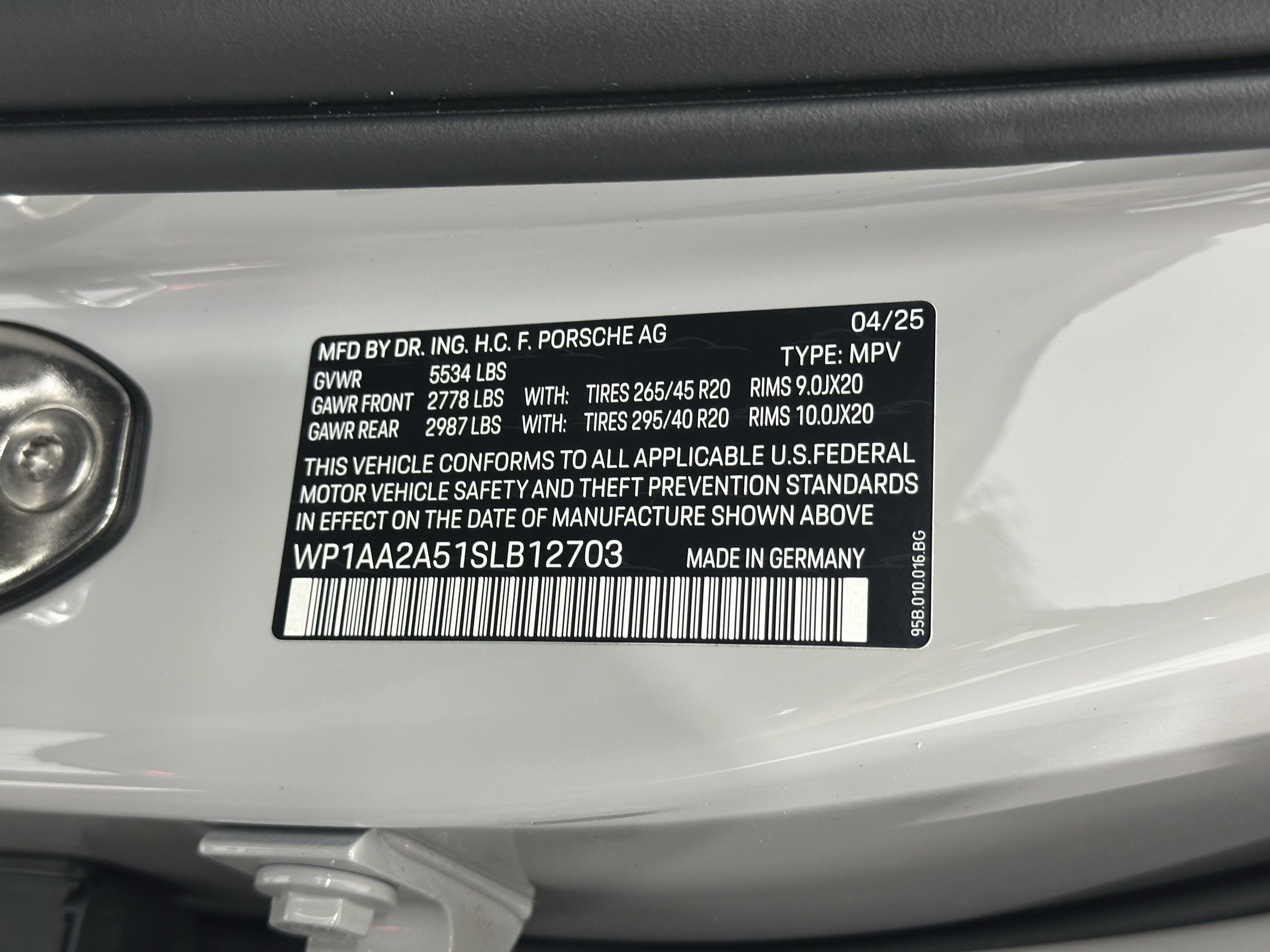 2025 Porsche Macan Base