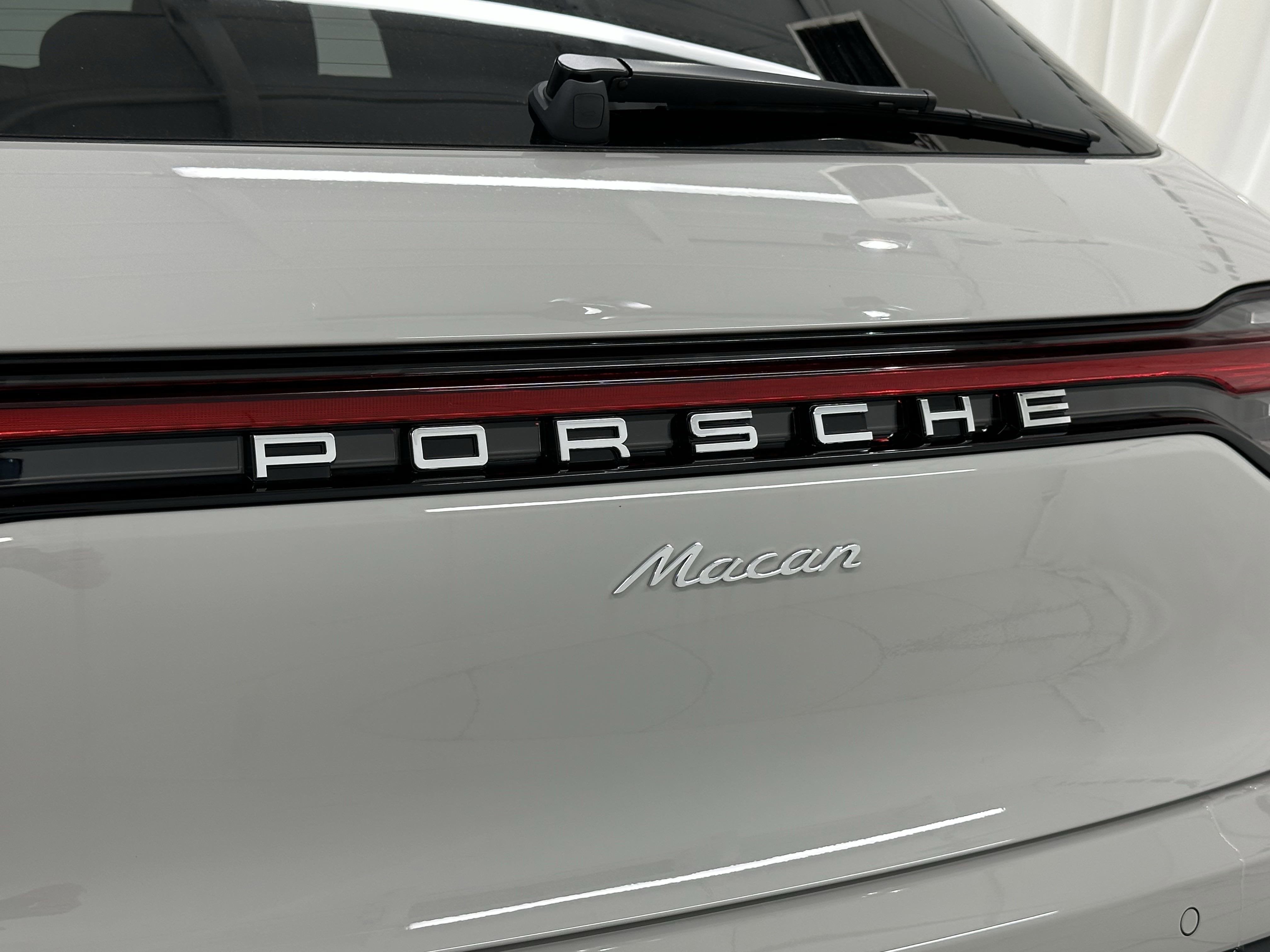2025 Porsche Macan Base