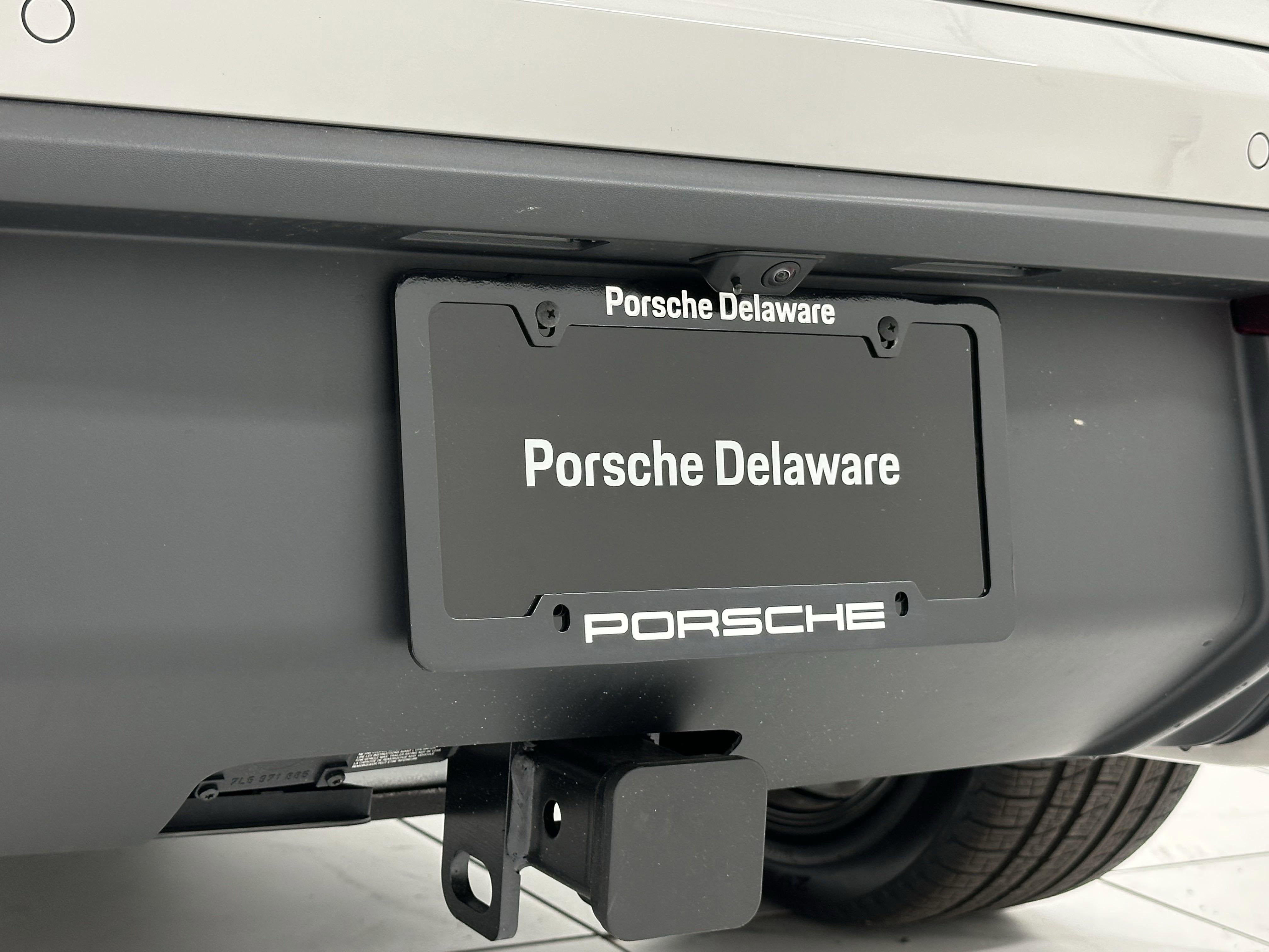 2025 Porsche Macan Base