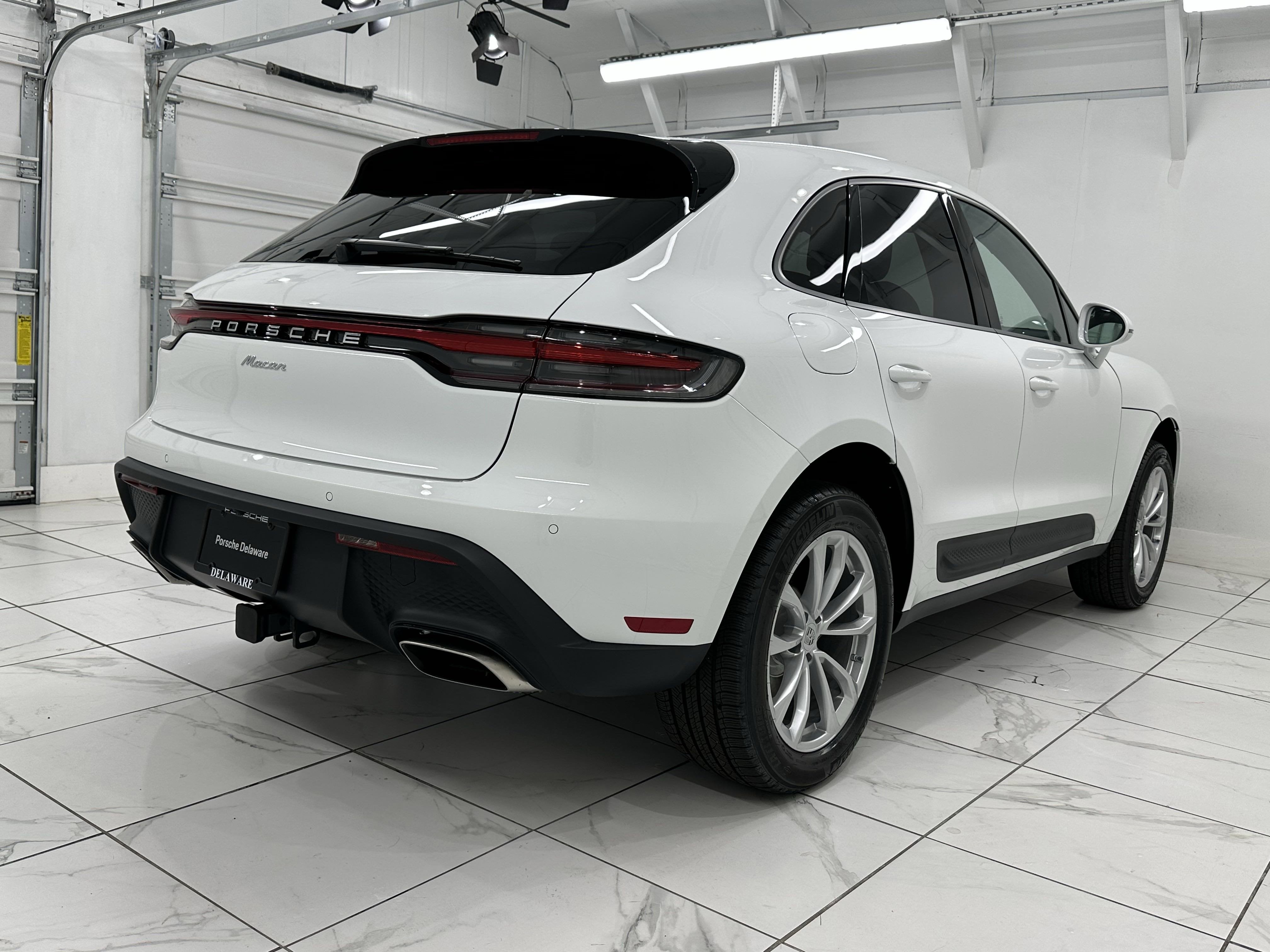 2025 Porsche Macan Base