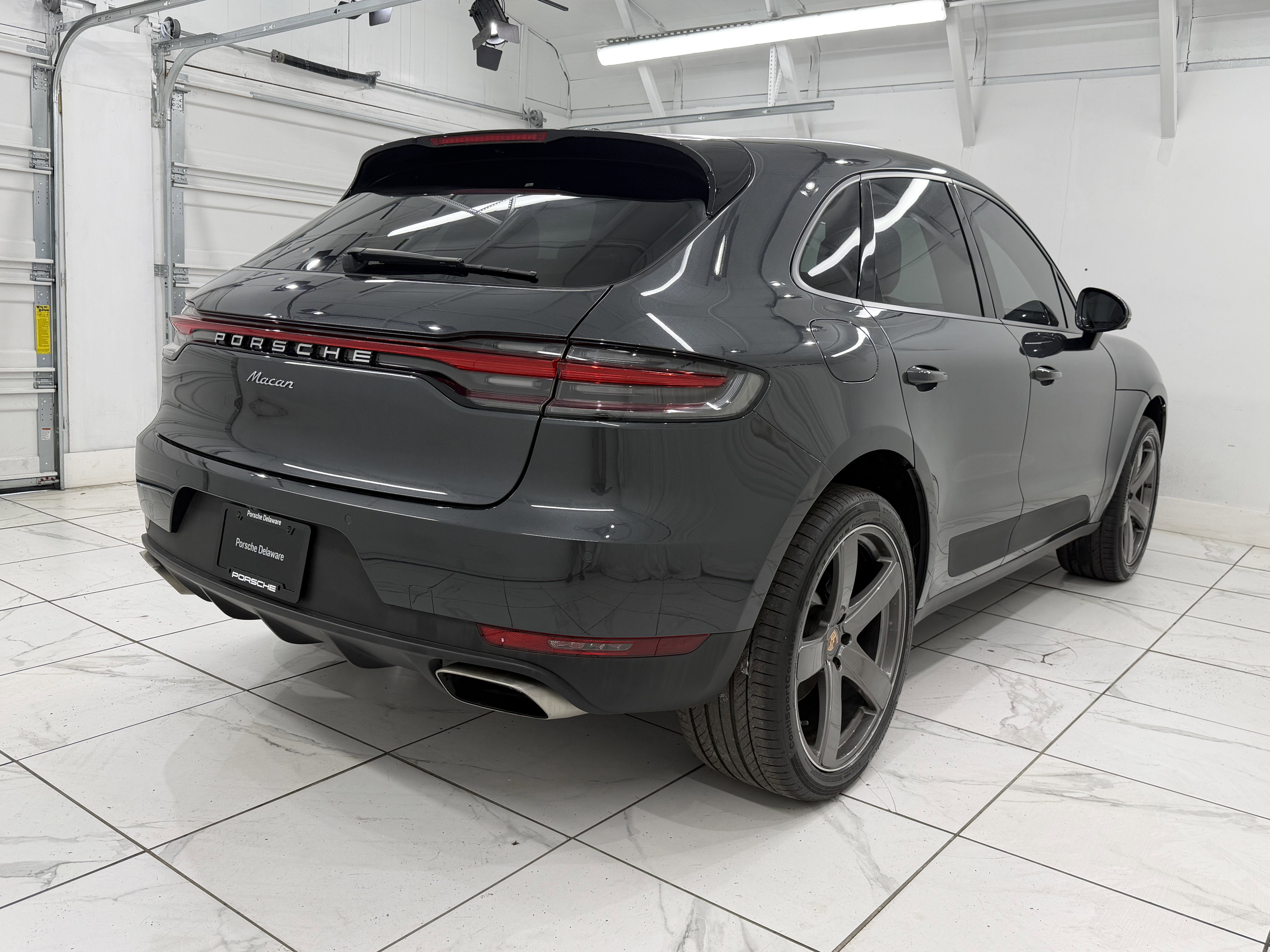 2021 Porsche Macan AWD