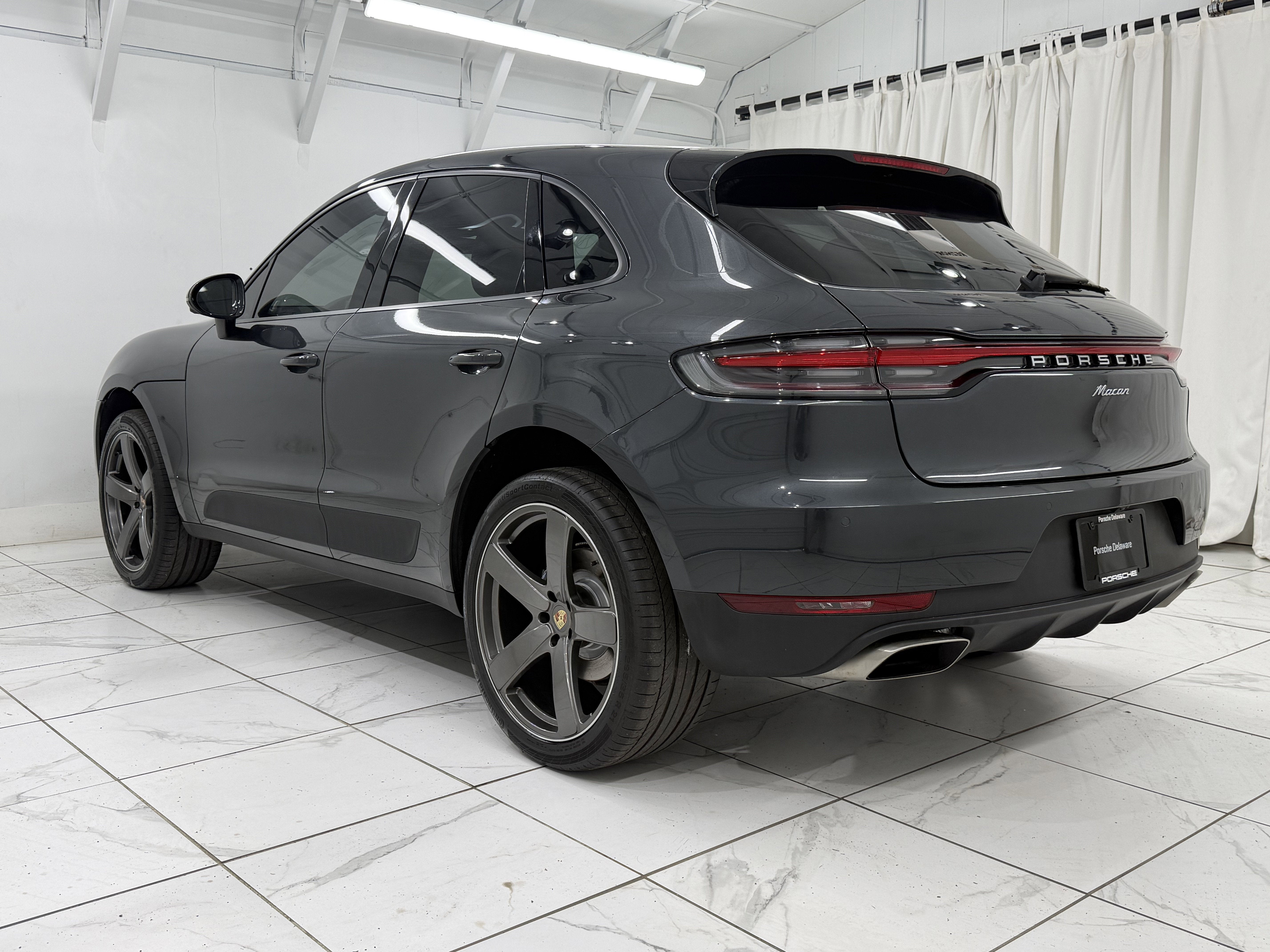 2021 Porsche Macan AWD