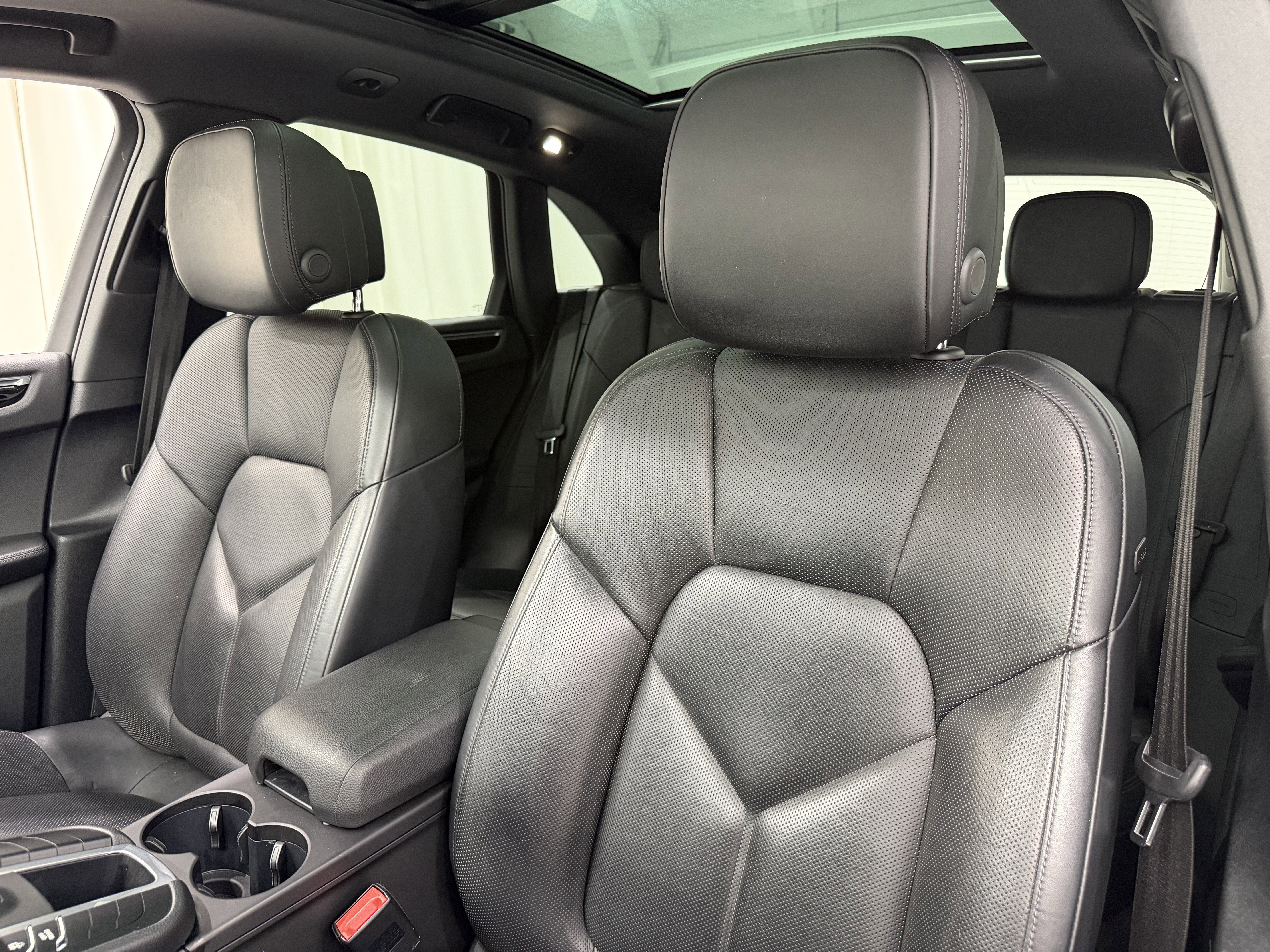 2021 Porsche Macan AWD