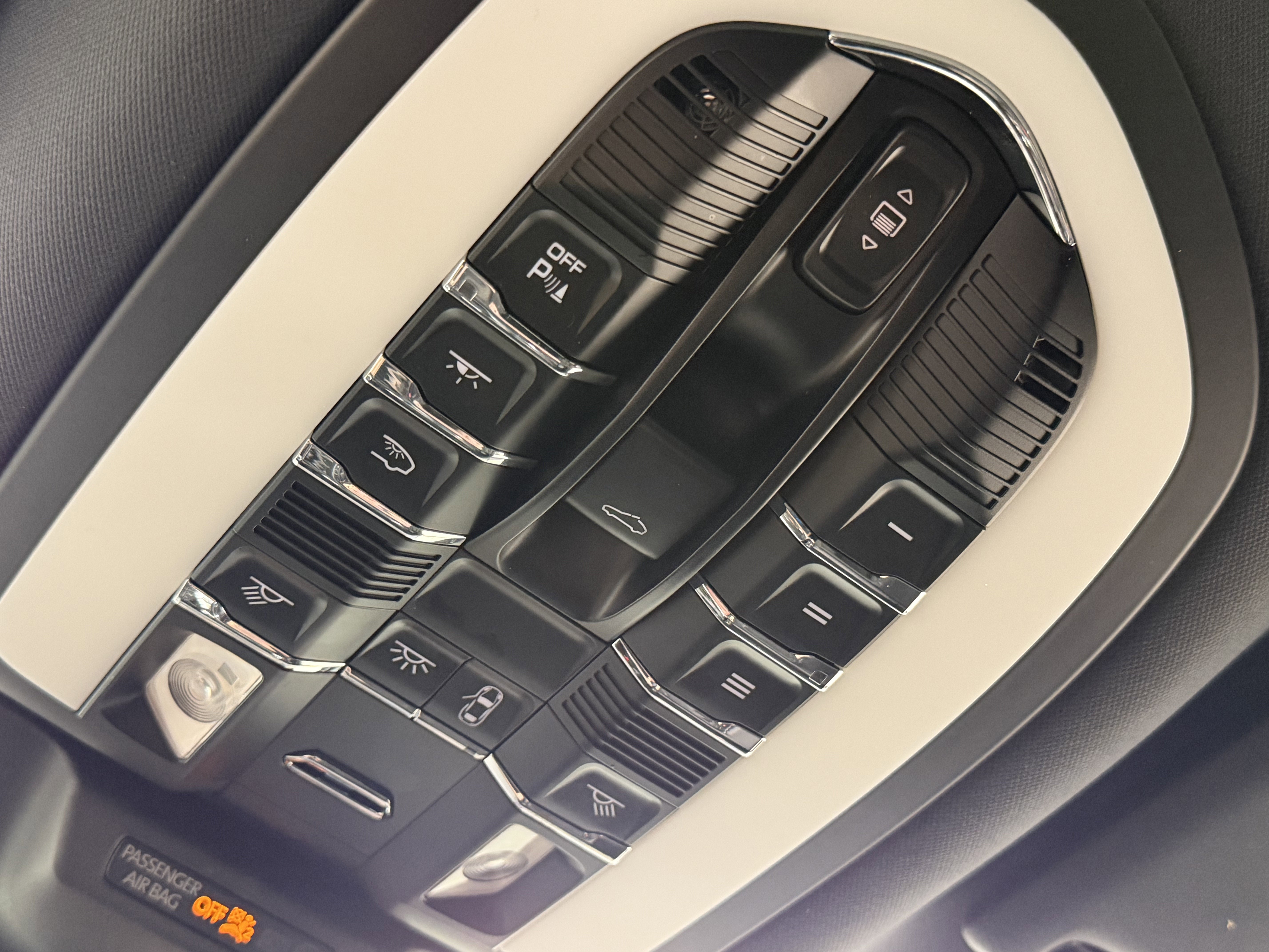 2021 Porsche Macan AWD
