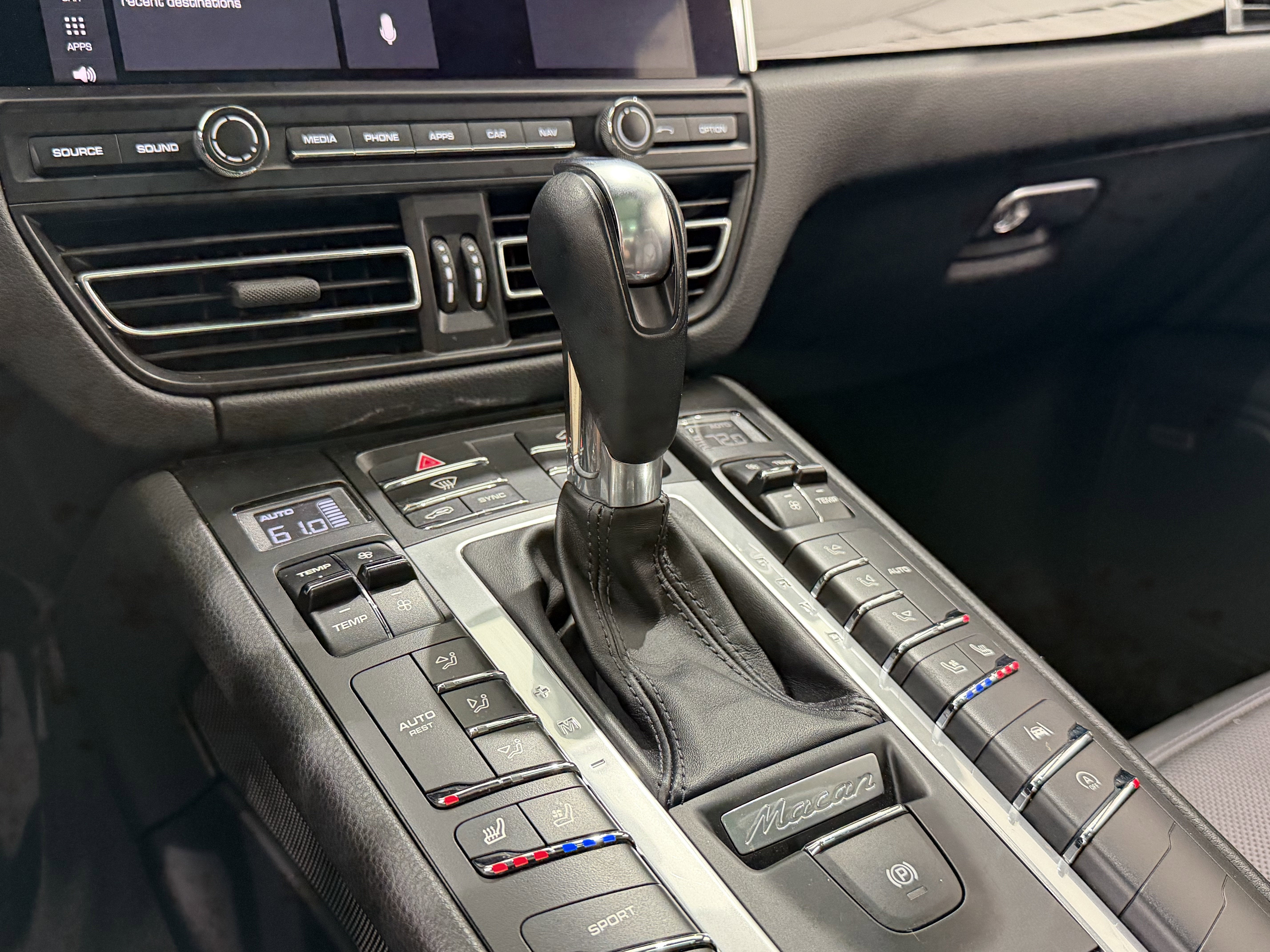 2021 Porsche Macan AWD