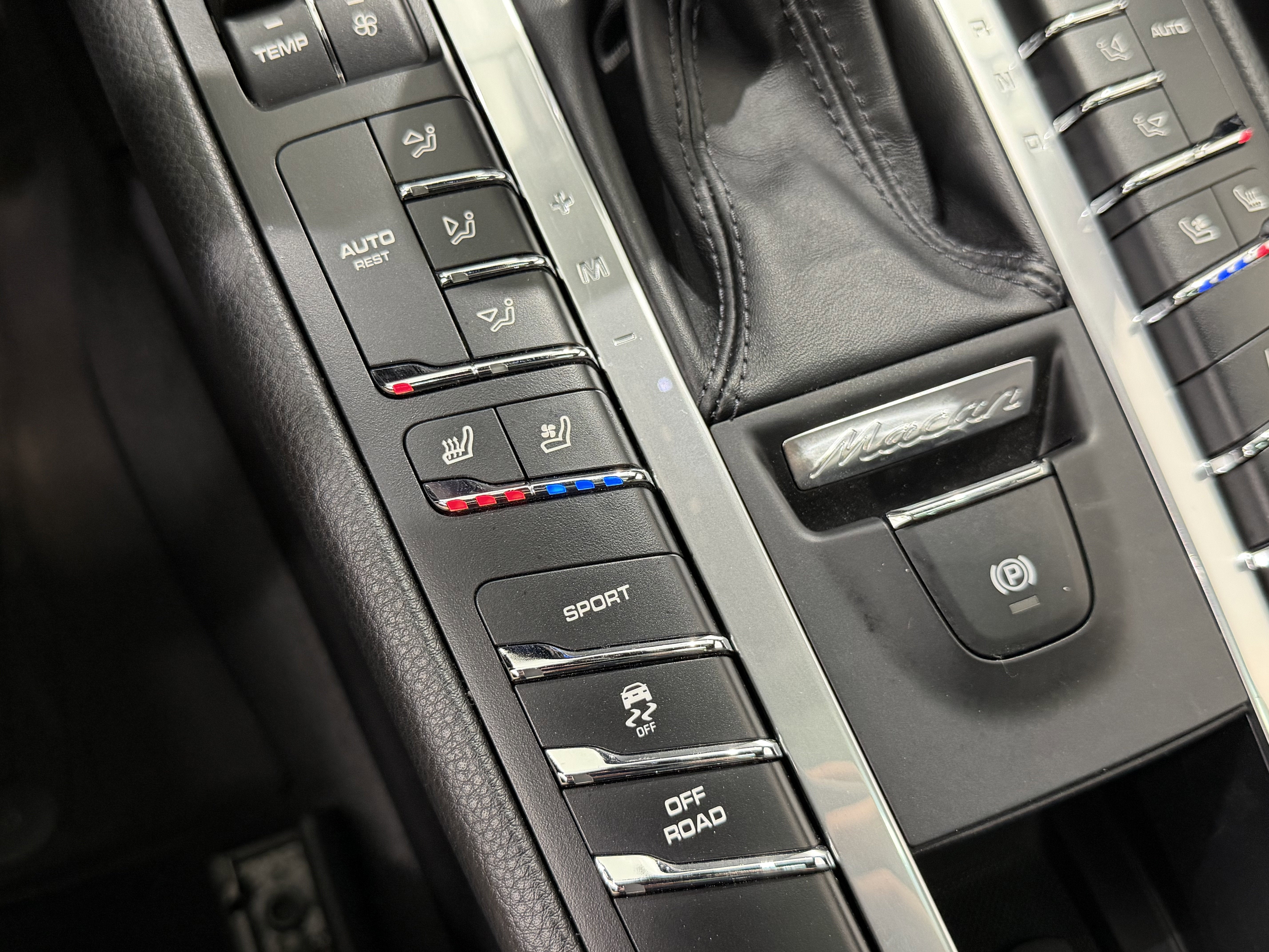 2021 Porsche Macan AWD