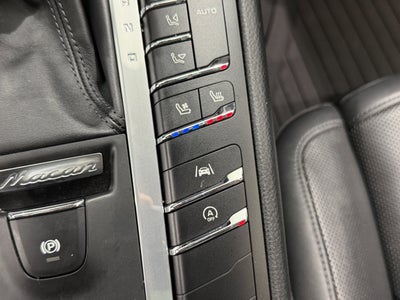 2021 Porsche Macan AWD