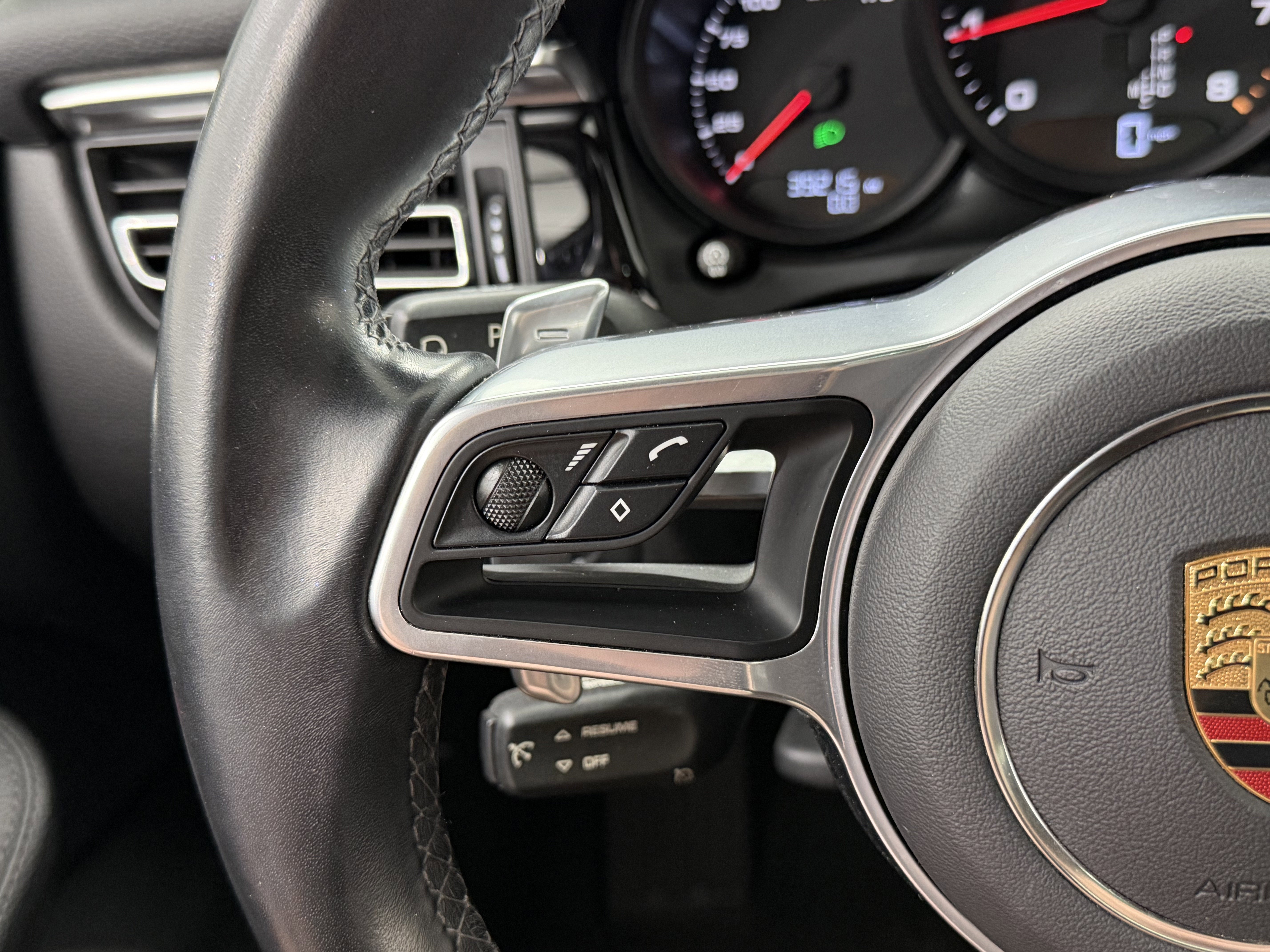 2021 Porsche Macan AWD