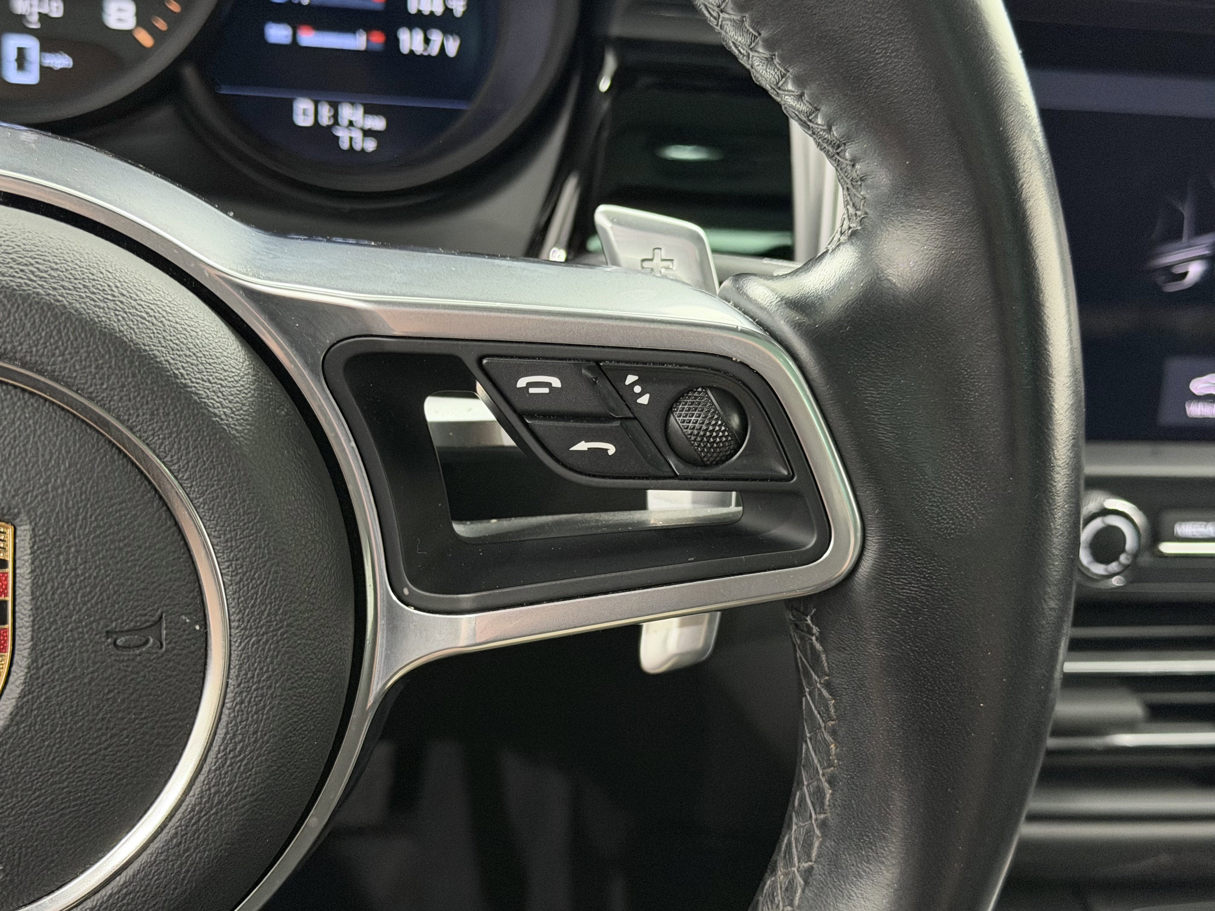 2021 Porsche Macan AWD