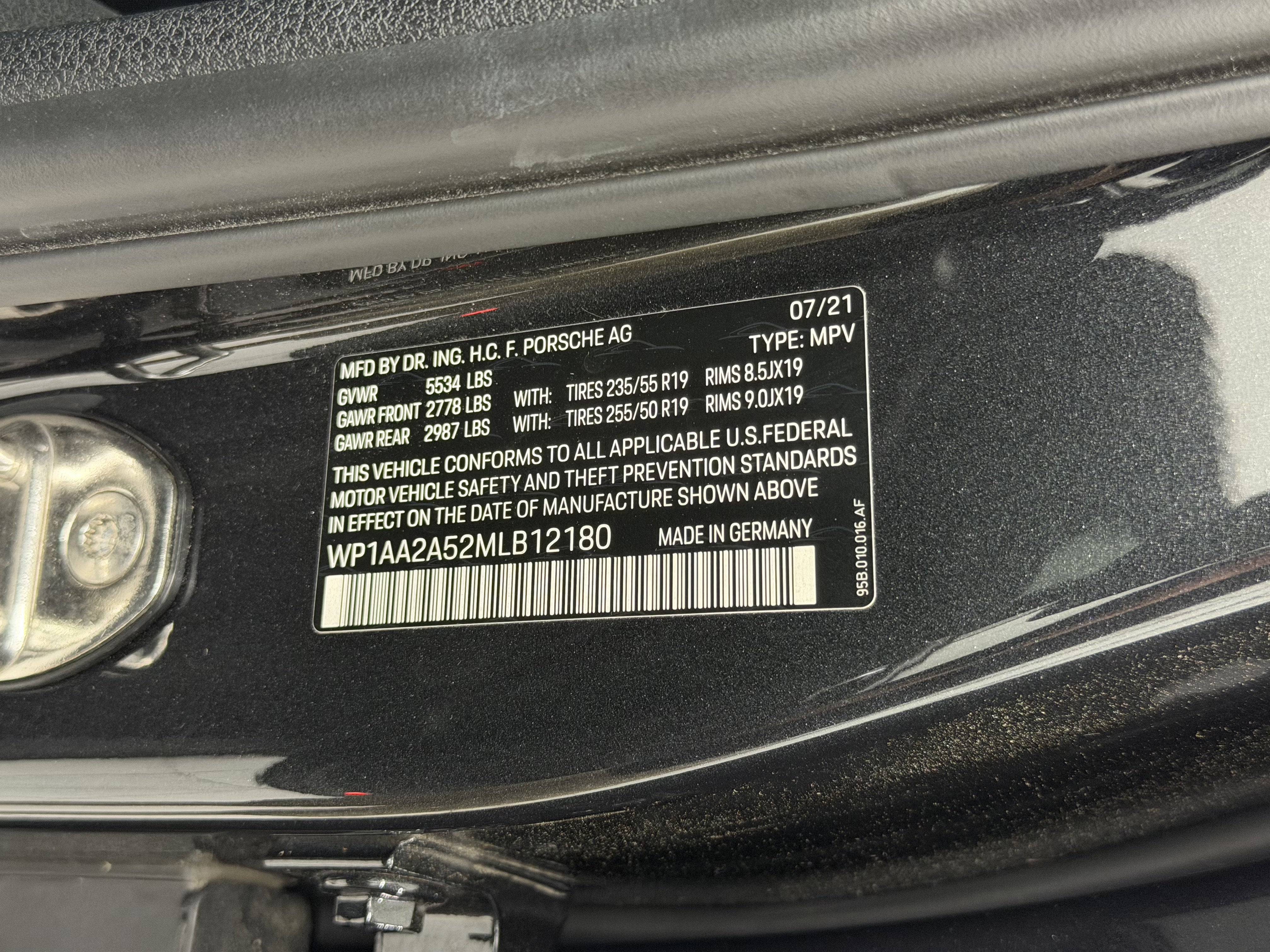 2021 Porsche Macan AWD