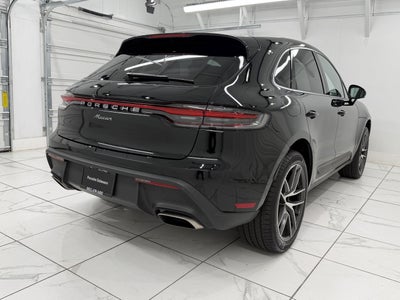2025 Porsche Macan Base
