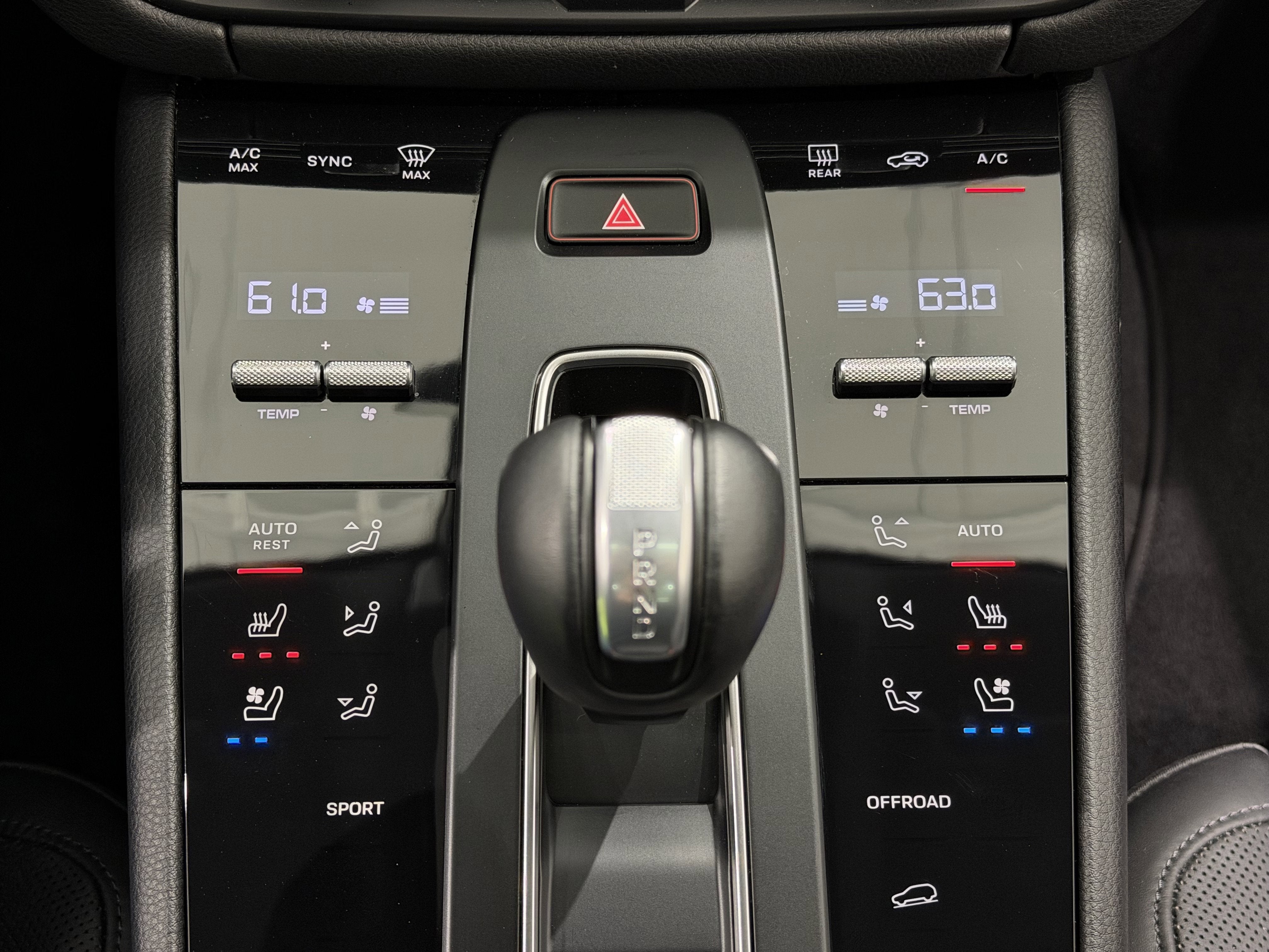 2025 Porsche Macan Base