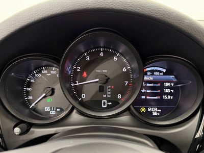 2025 Porsche Macan Base