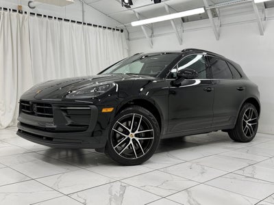 2025 Porsche Macan Base