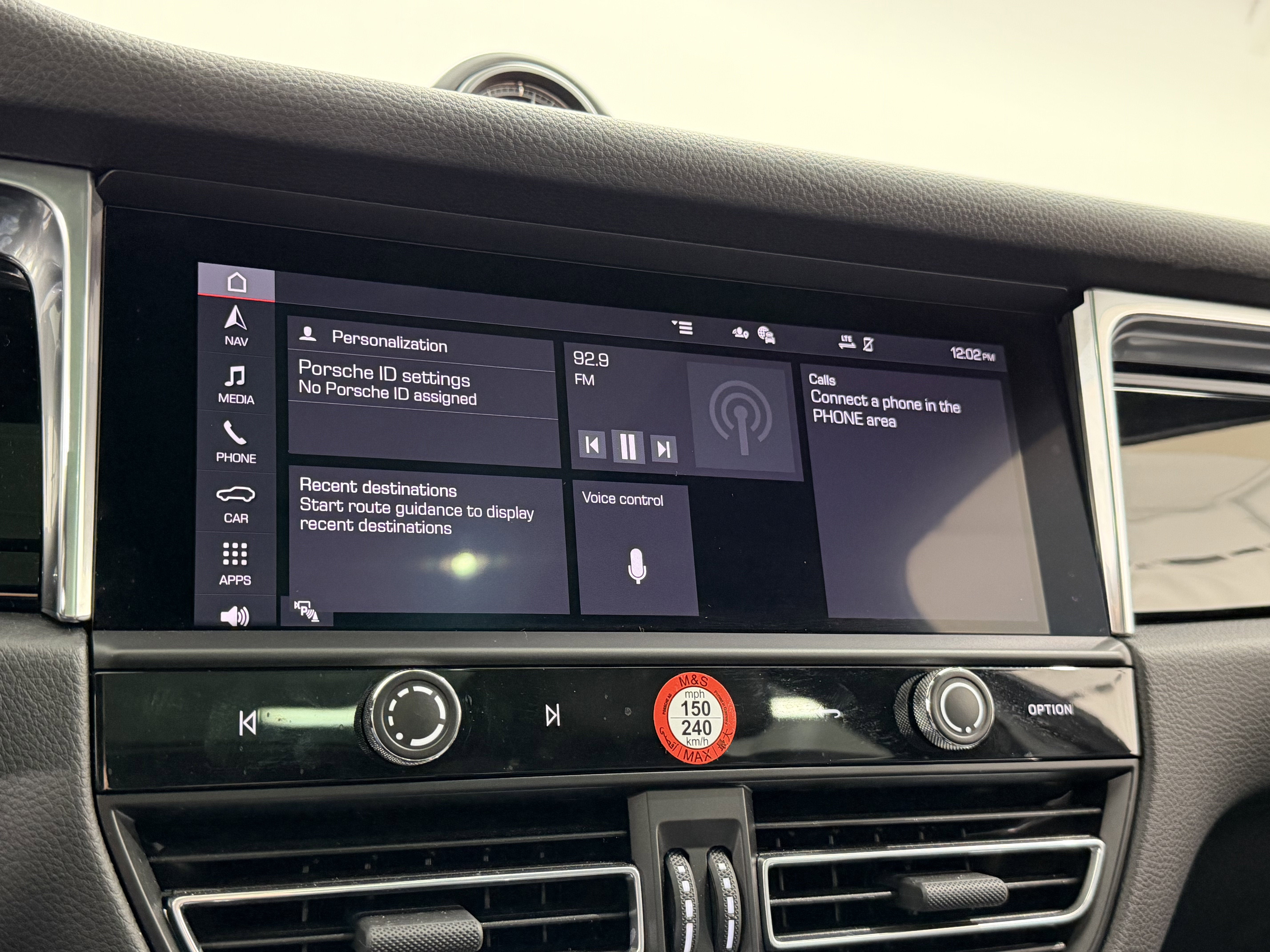 2025 Porsche Macan Base