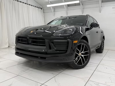 2025 Porsche Macan Base