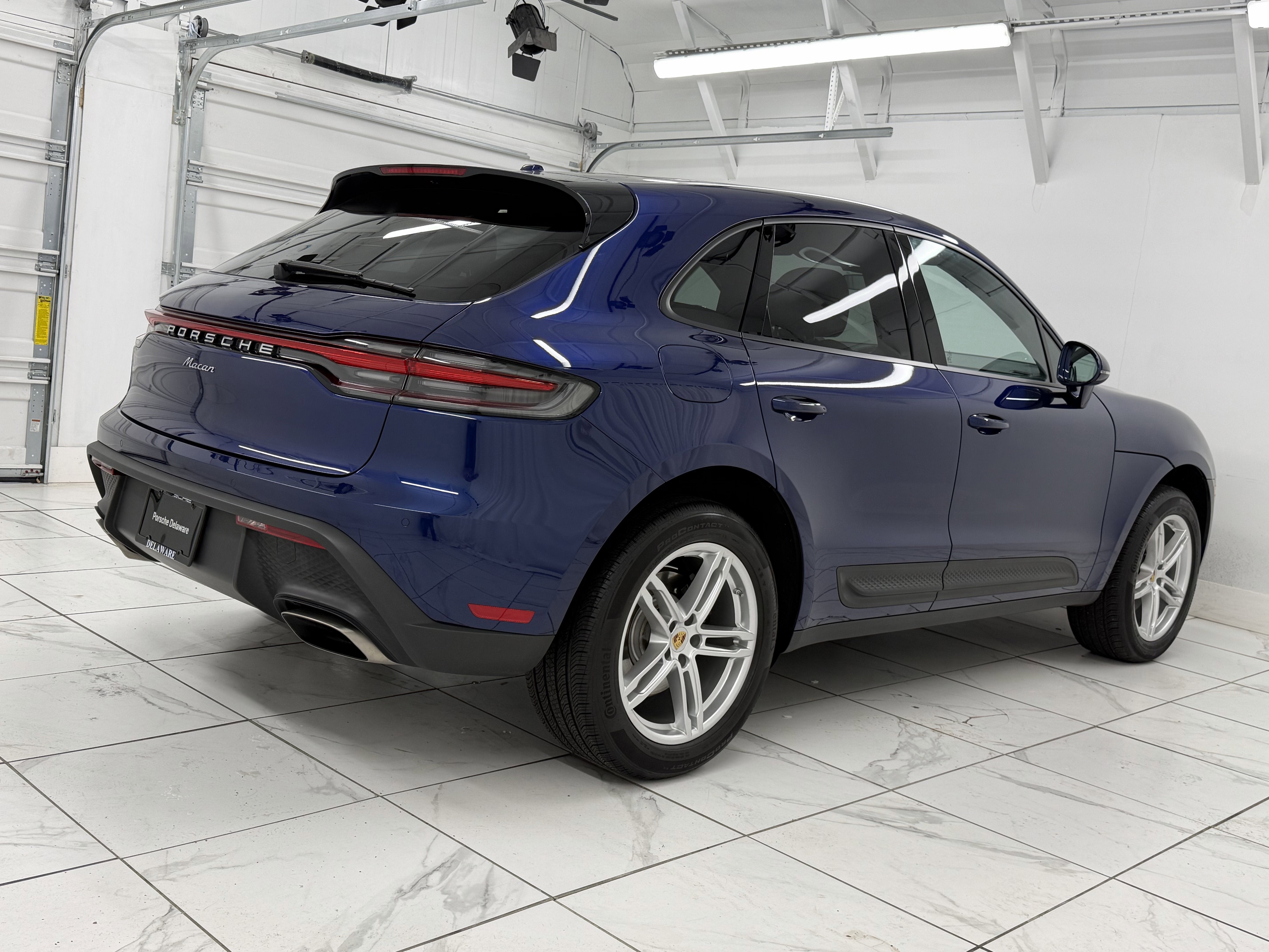 2025 Porsche Macan Base