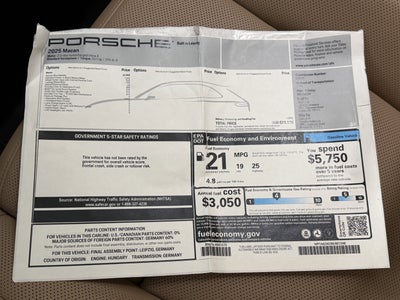 2025 Porsche Macan Base