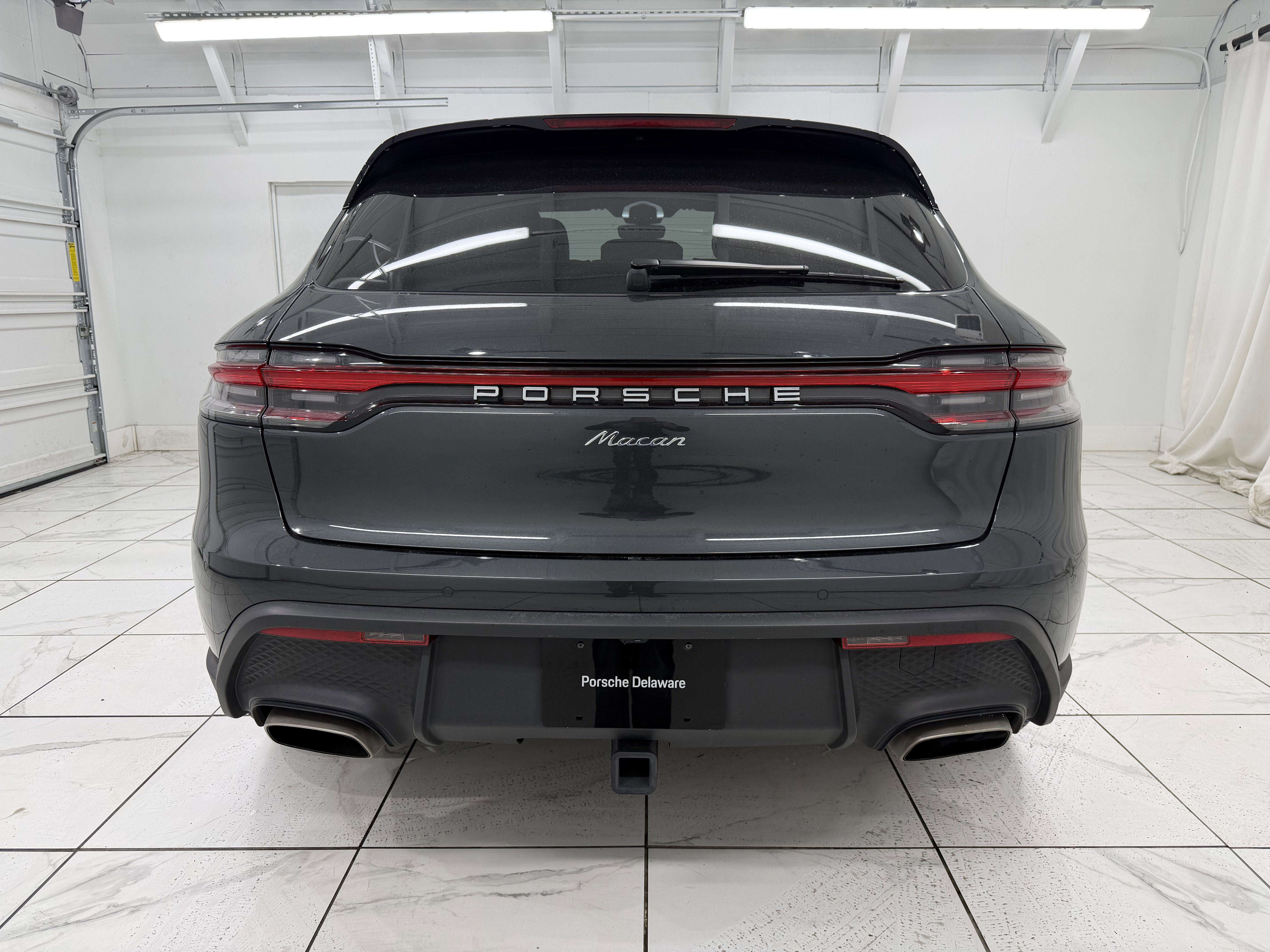 2025 Porsche Macan Base