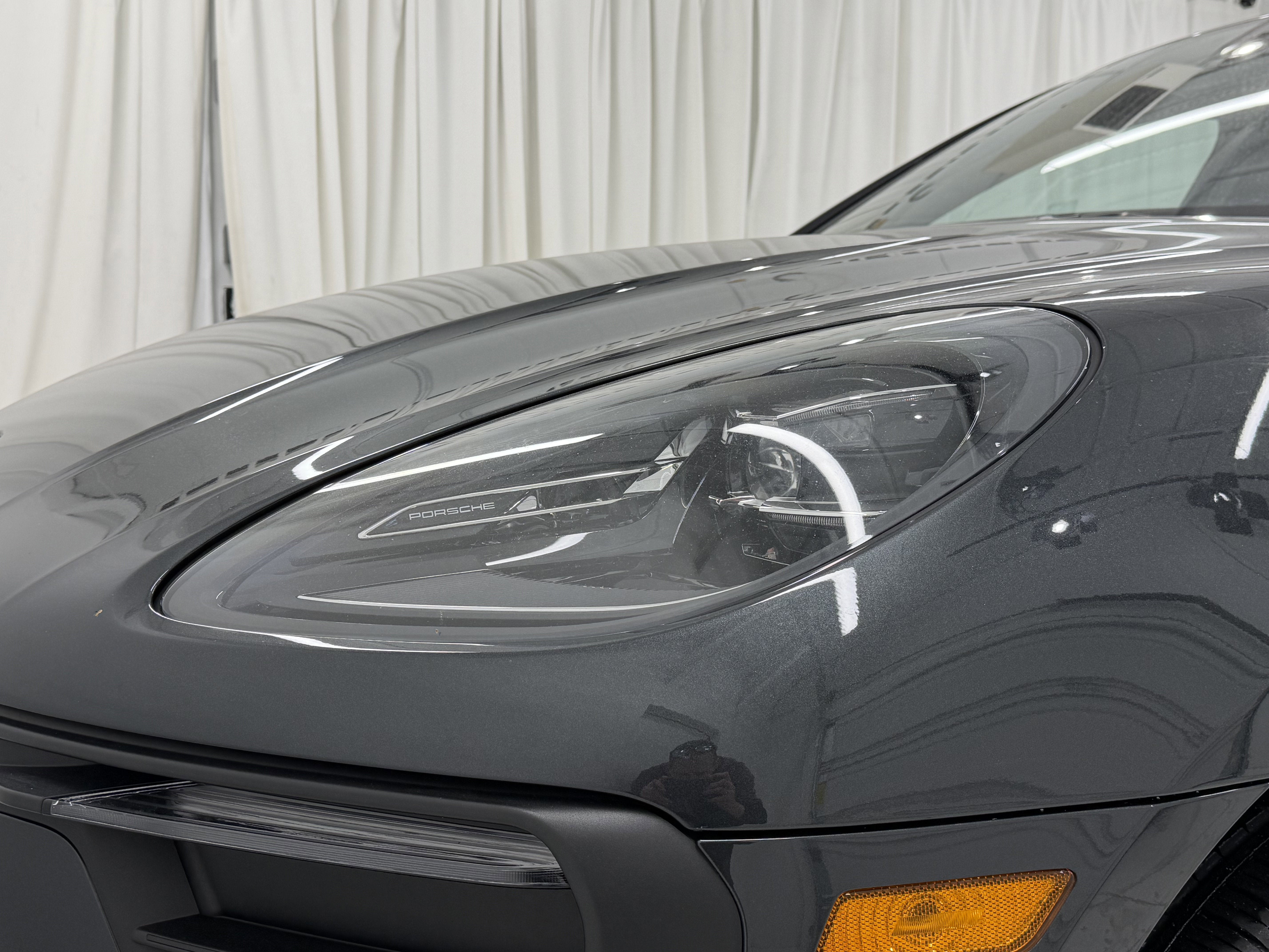 2025 Porsche Macan Base