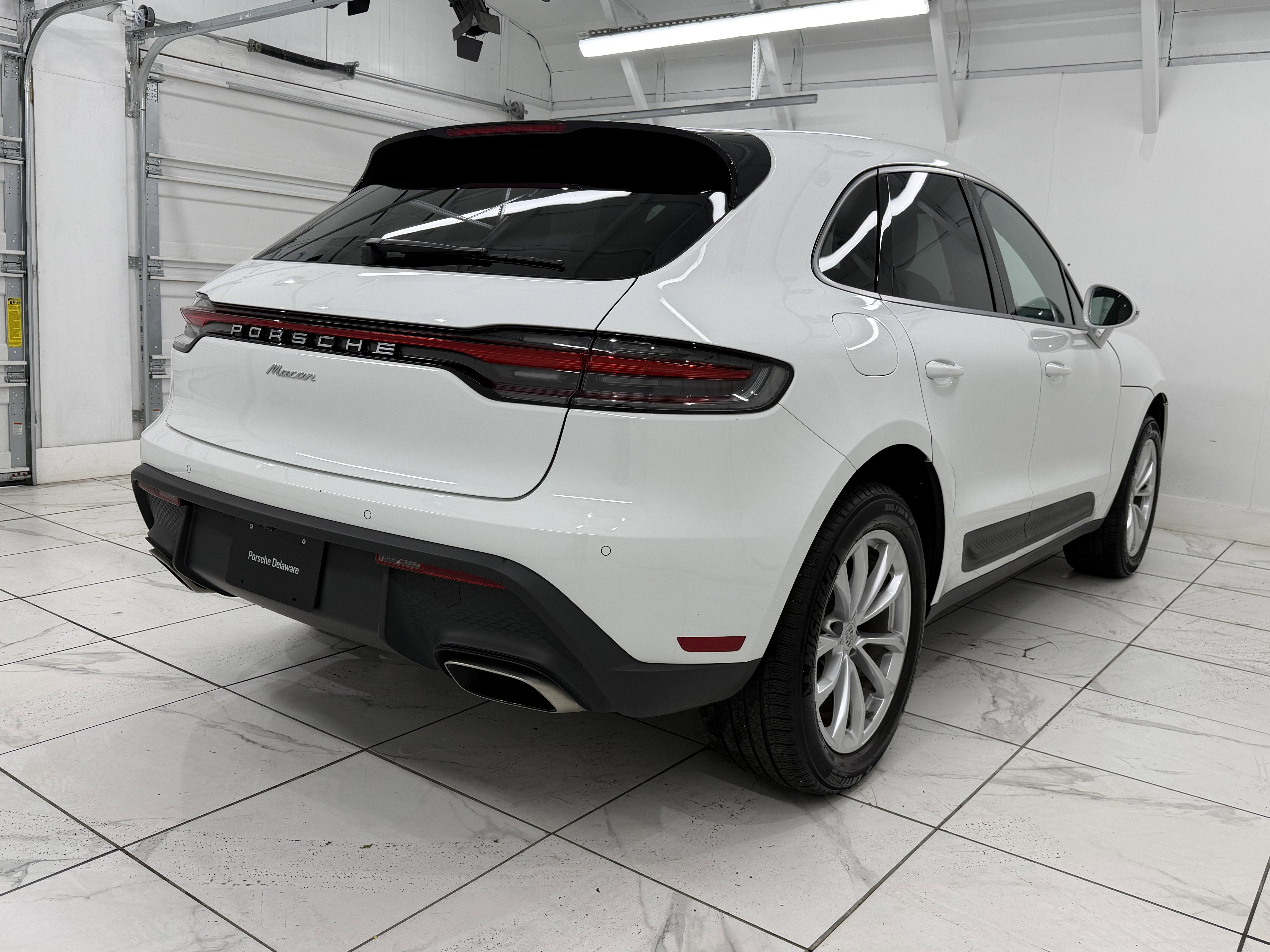 2025 Porsche Macan Base