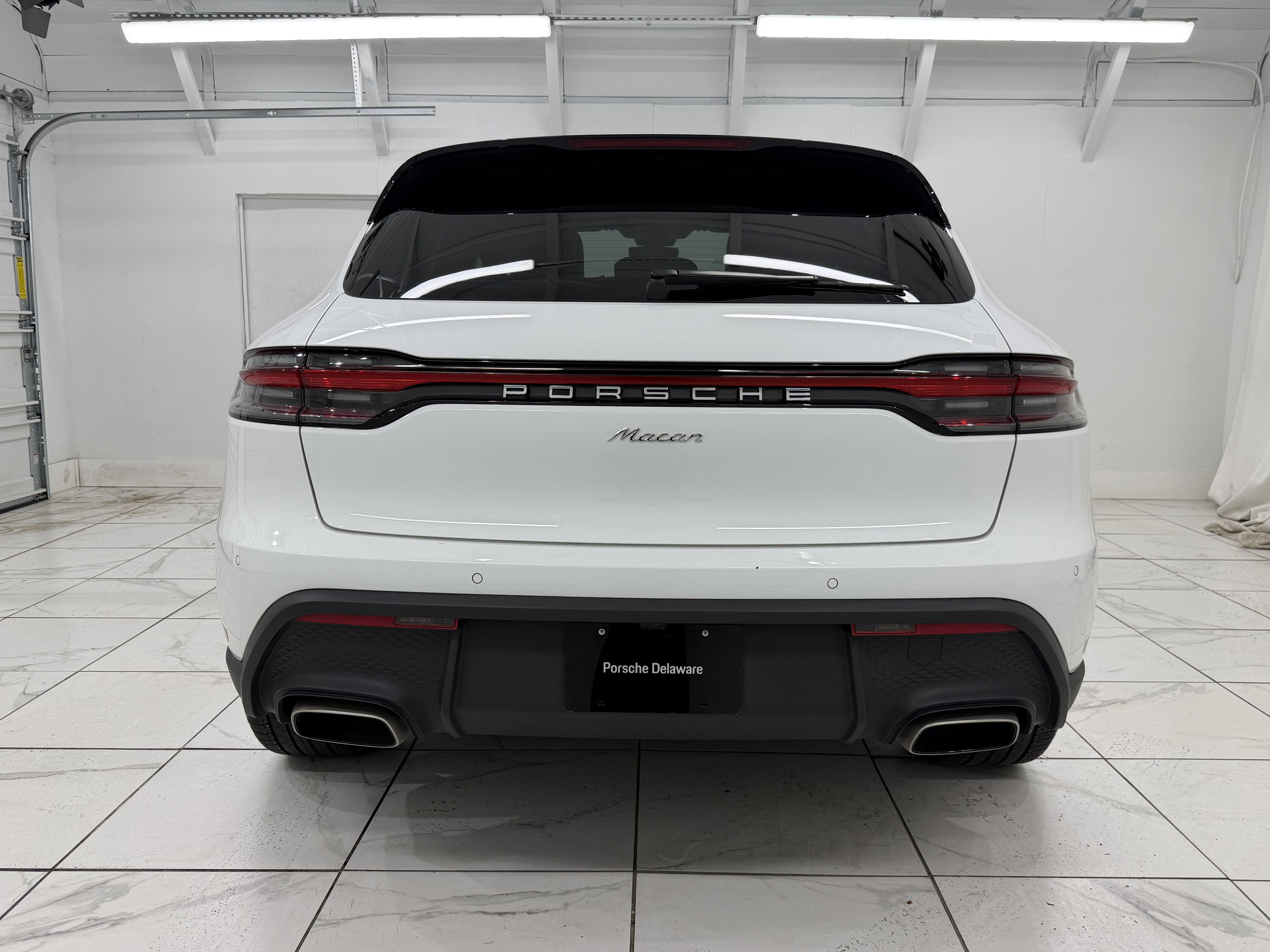 2025 Porsche Macan Base