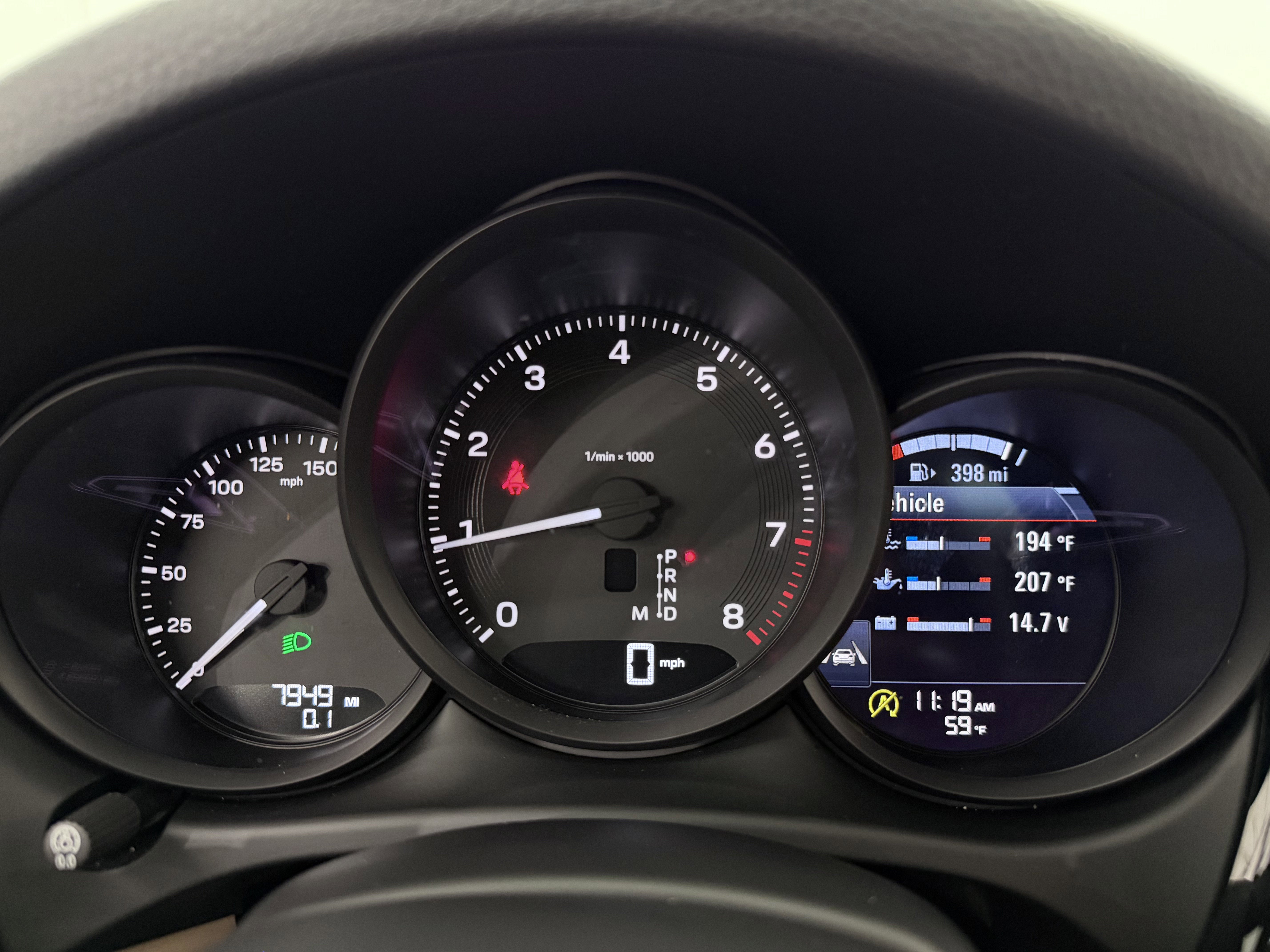2025 Porsche Macan Base