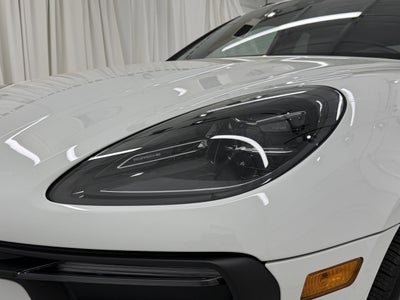 2026 Porsche Macan Base