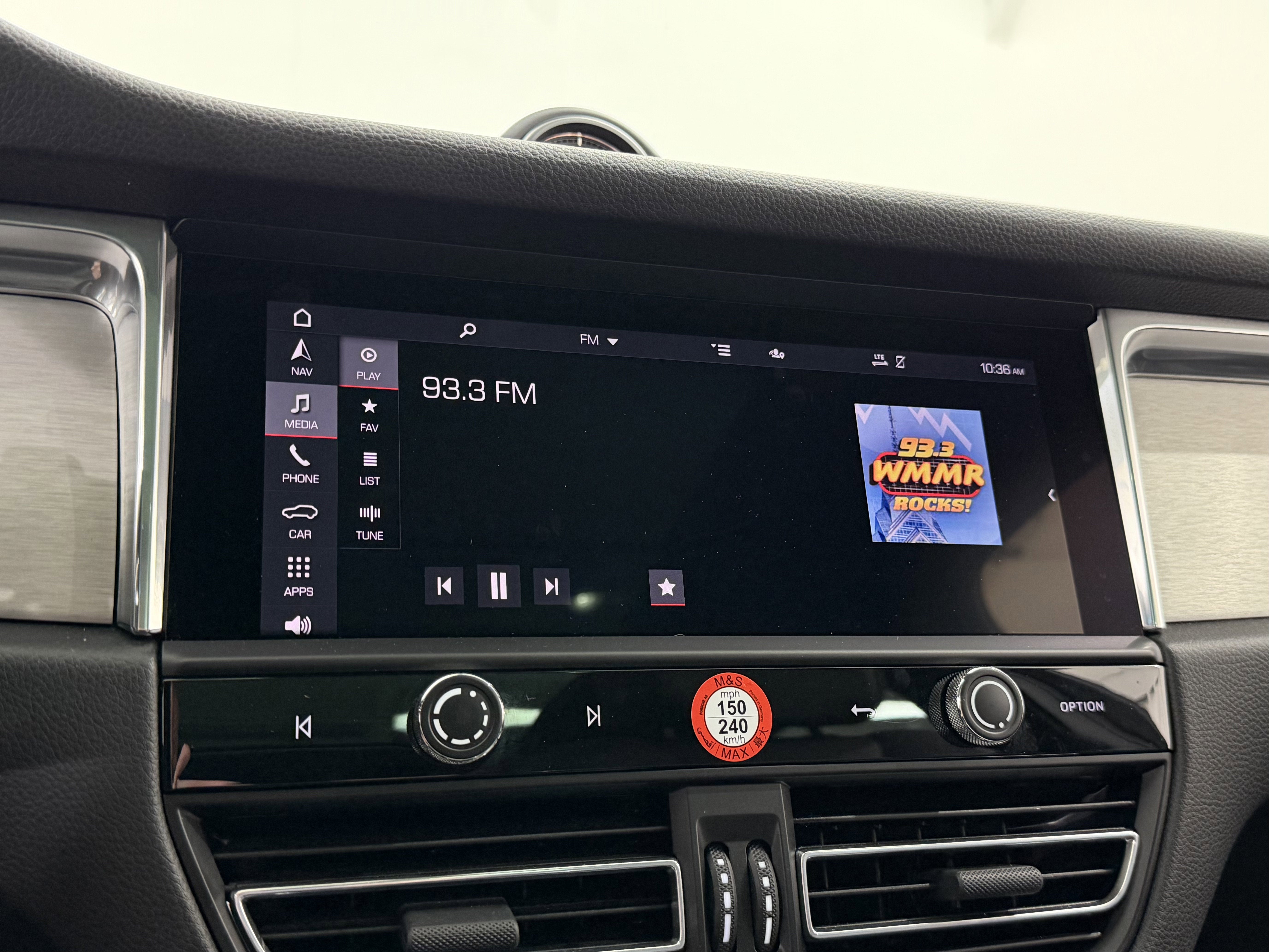 2026 Porsche Macan Base